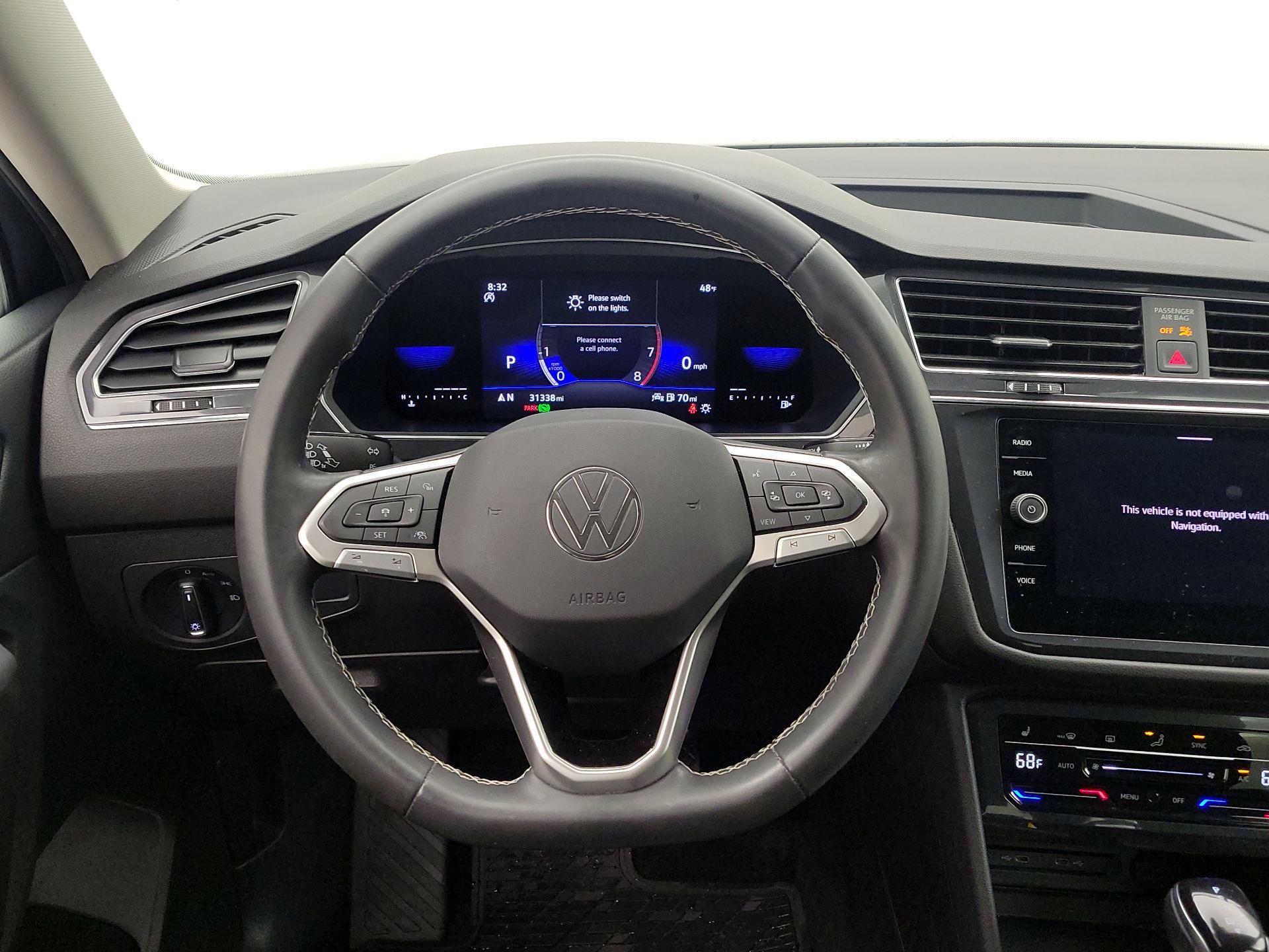 Thumbnail: 2023 Volkswagen Tiguan - 10