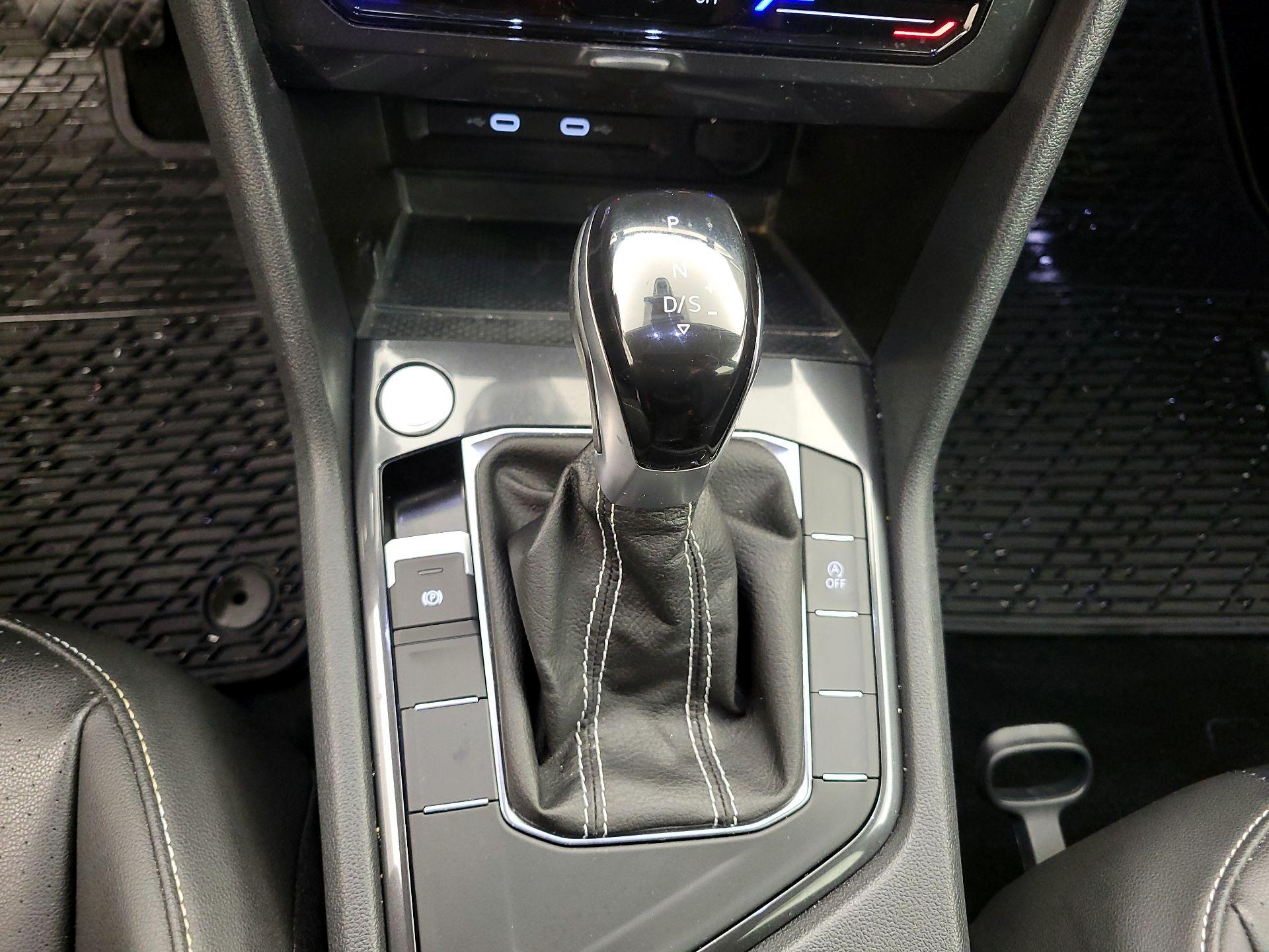 Thumbnail: 2023 Volkswagen Tiguan - 17