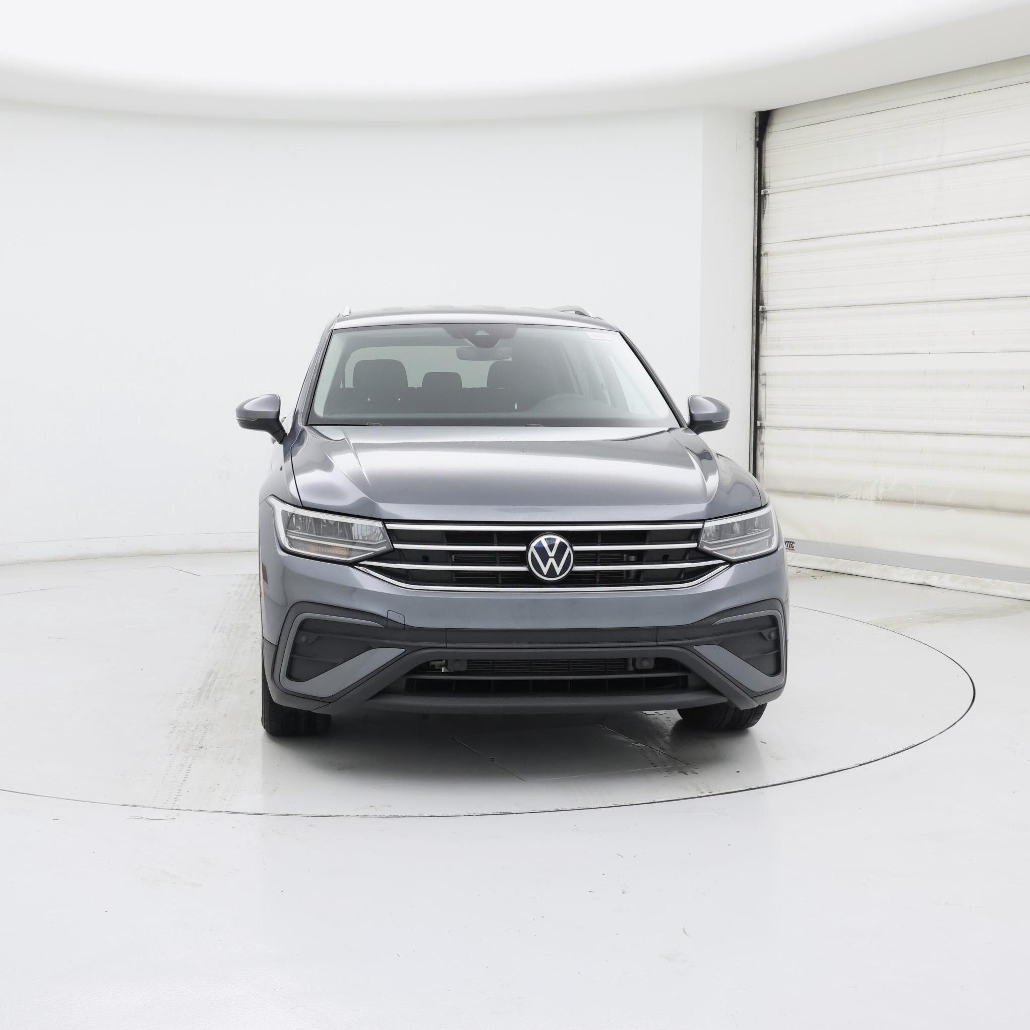 Thumbnail: 2023 Volkswagen Tiguan - 5