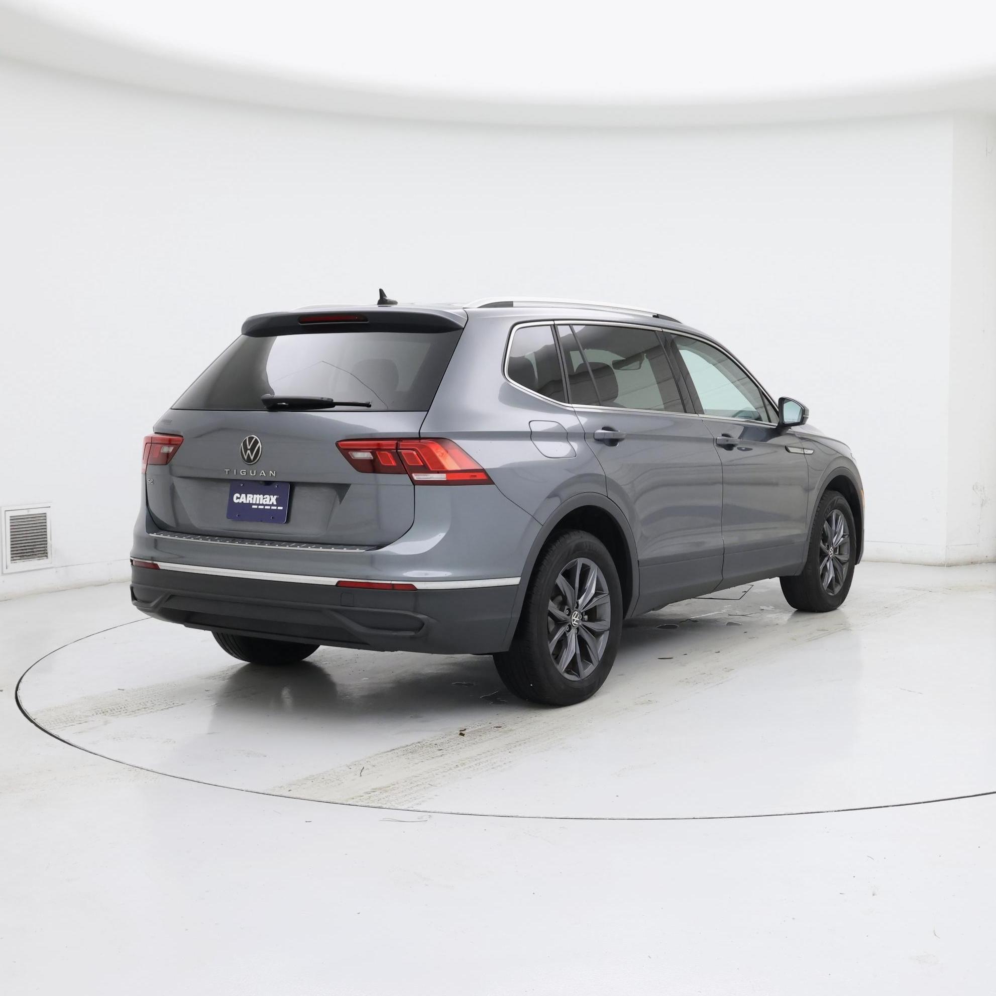 Thumbnail: 2023 Volkswagen Tiguan - 8