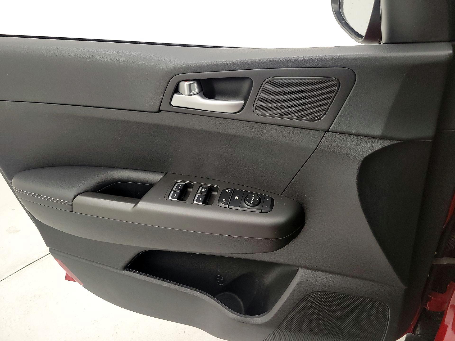 Thumbnail: 2020 Kia Sportage - 12