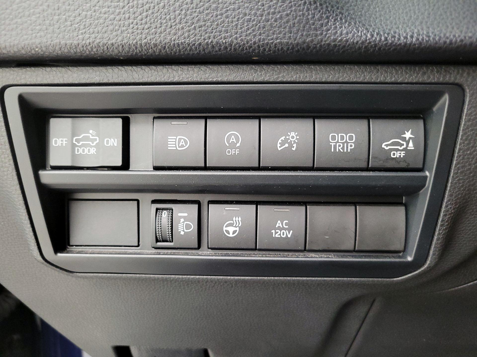 Thumbnail: 2023 Toyota Tundra - 11