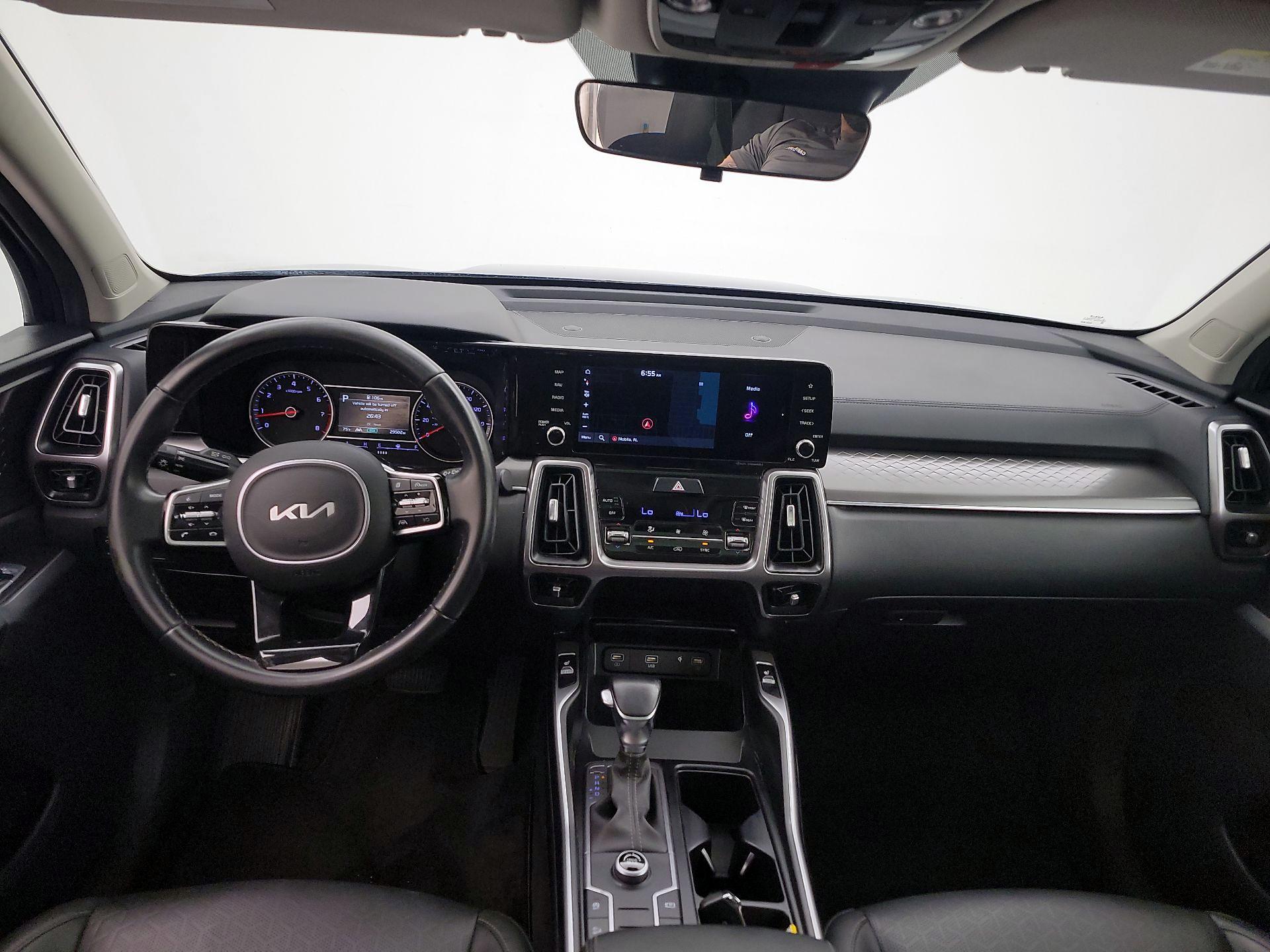 Thumbnail: 2023 Kia Sorento - 9