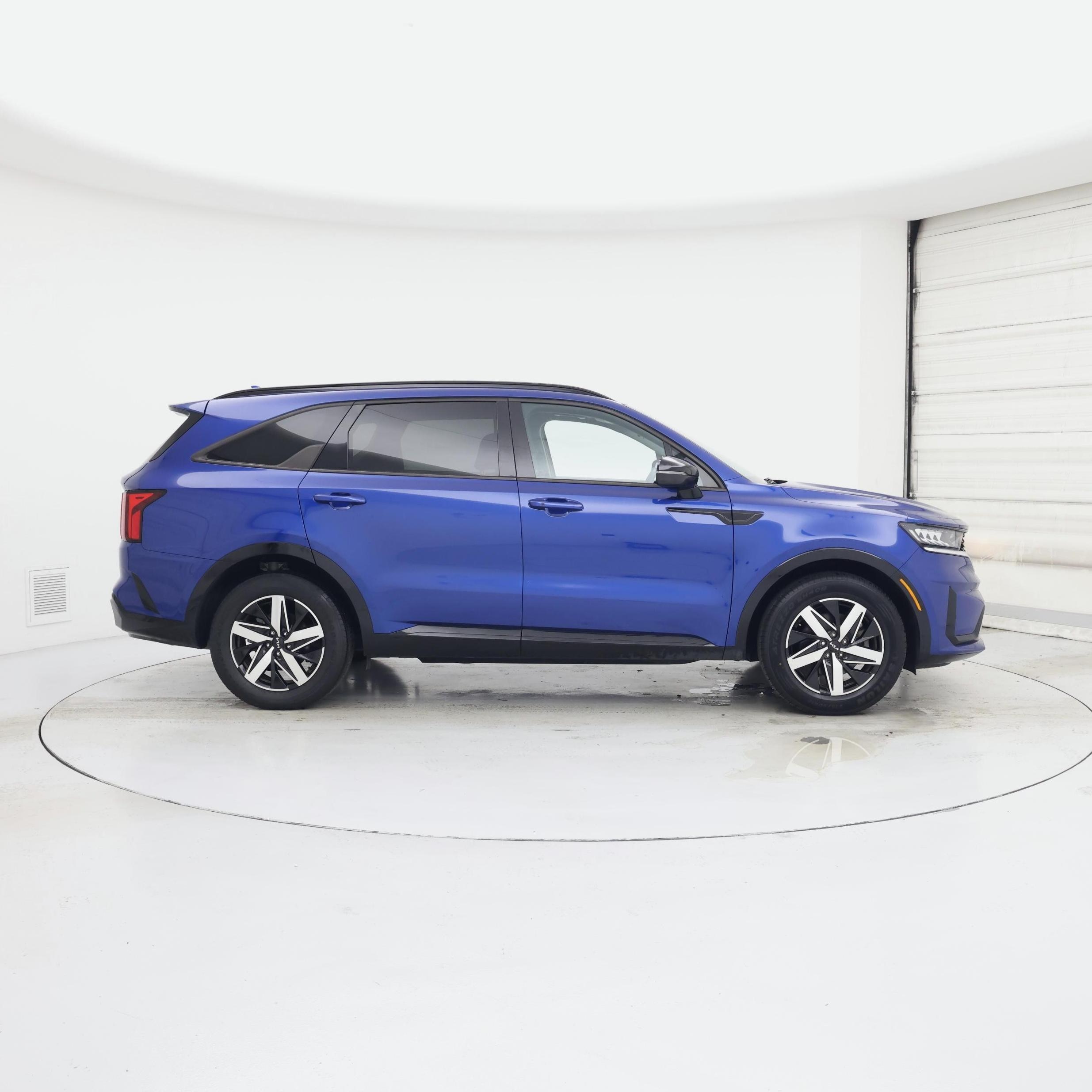 Thumbnail: 2023 Kia Sorento - 7