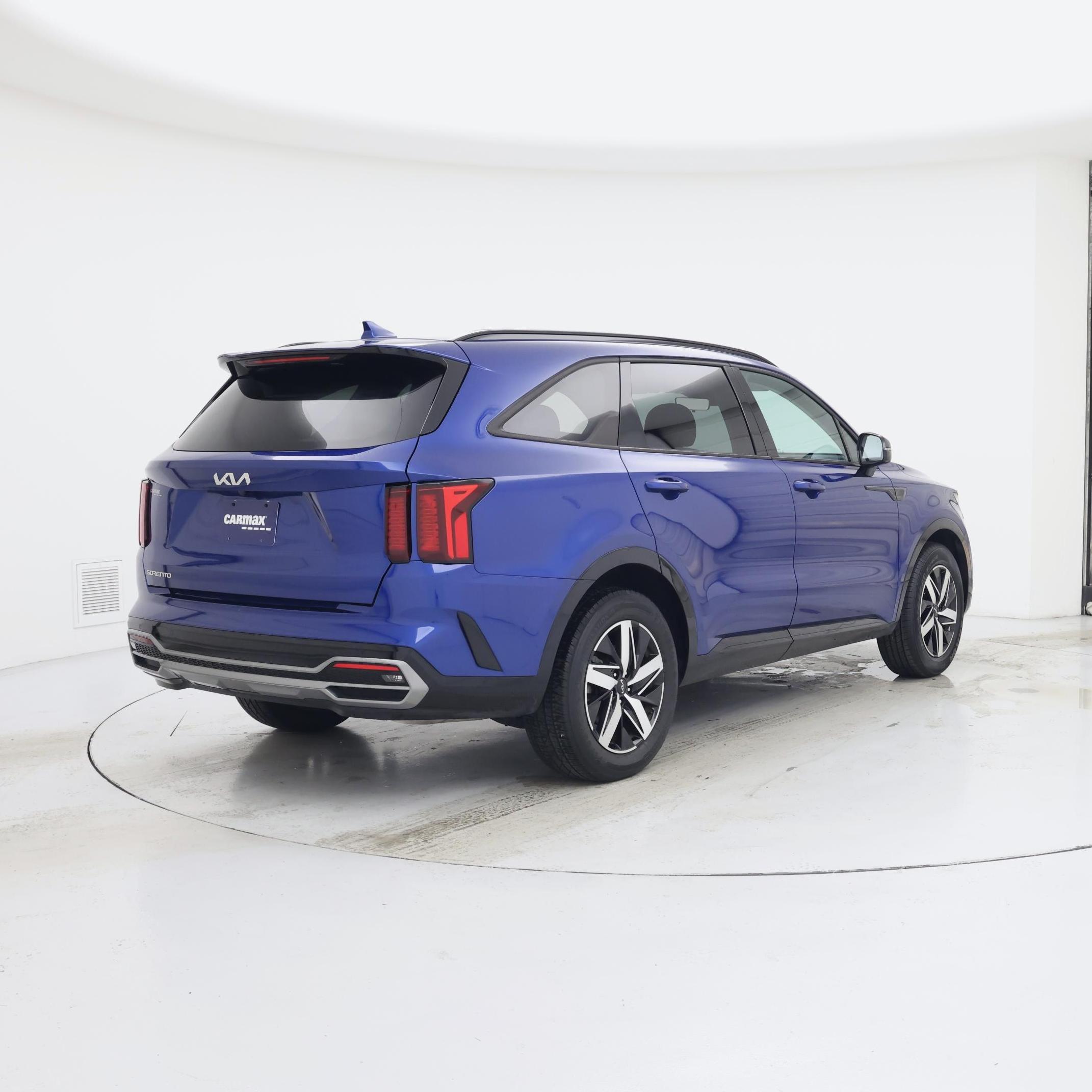 Thumbnail: 2023 Kia Sorento - 8