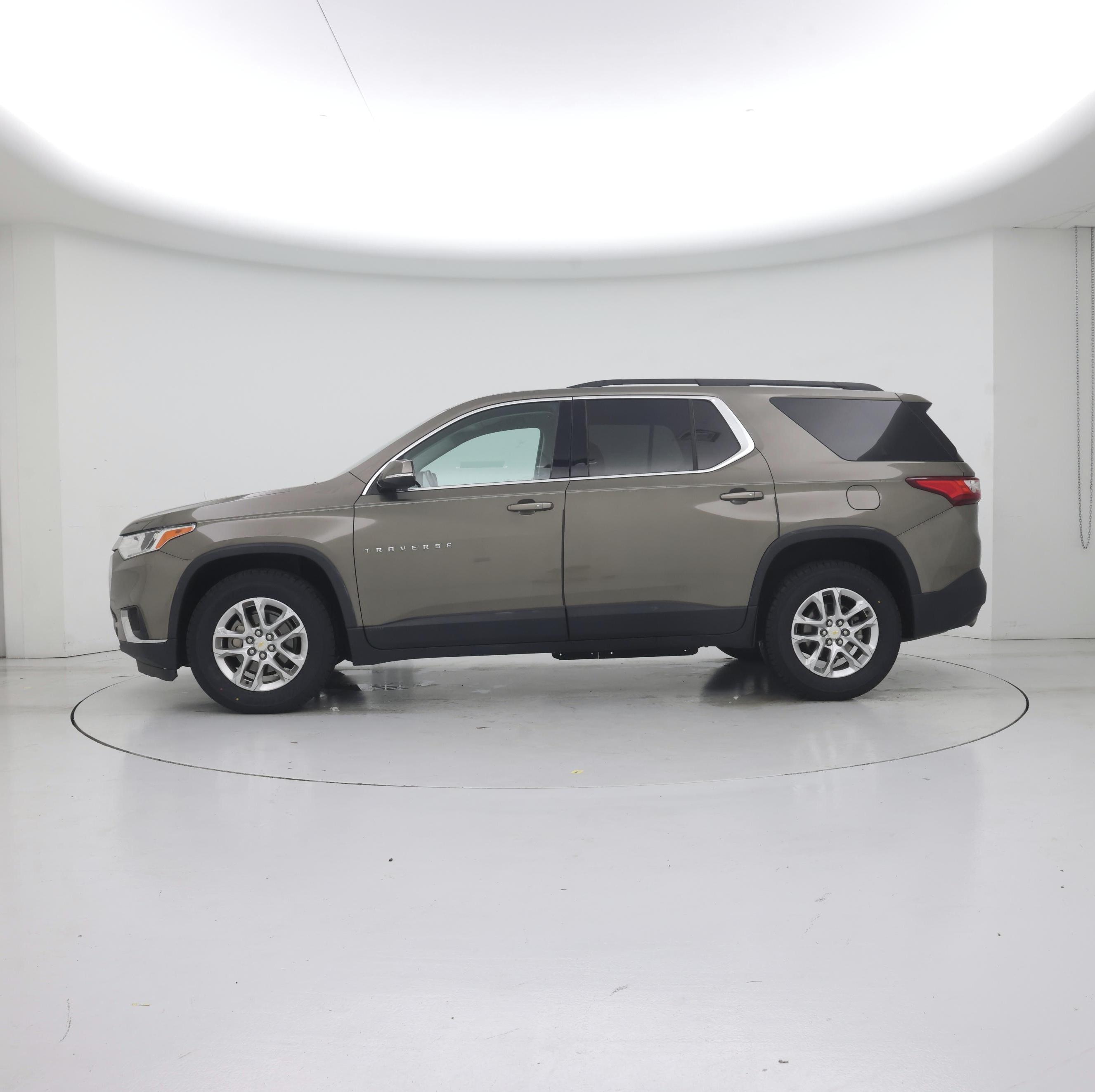 Thumbnail: 2020 Chevrolet Traverse - 3