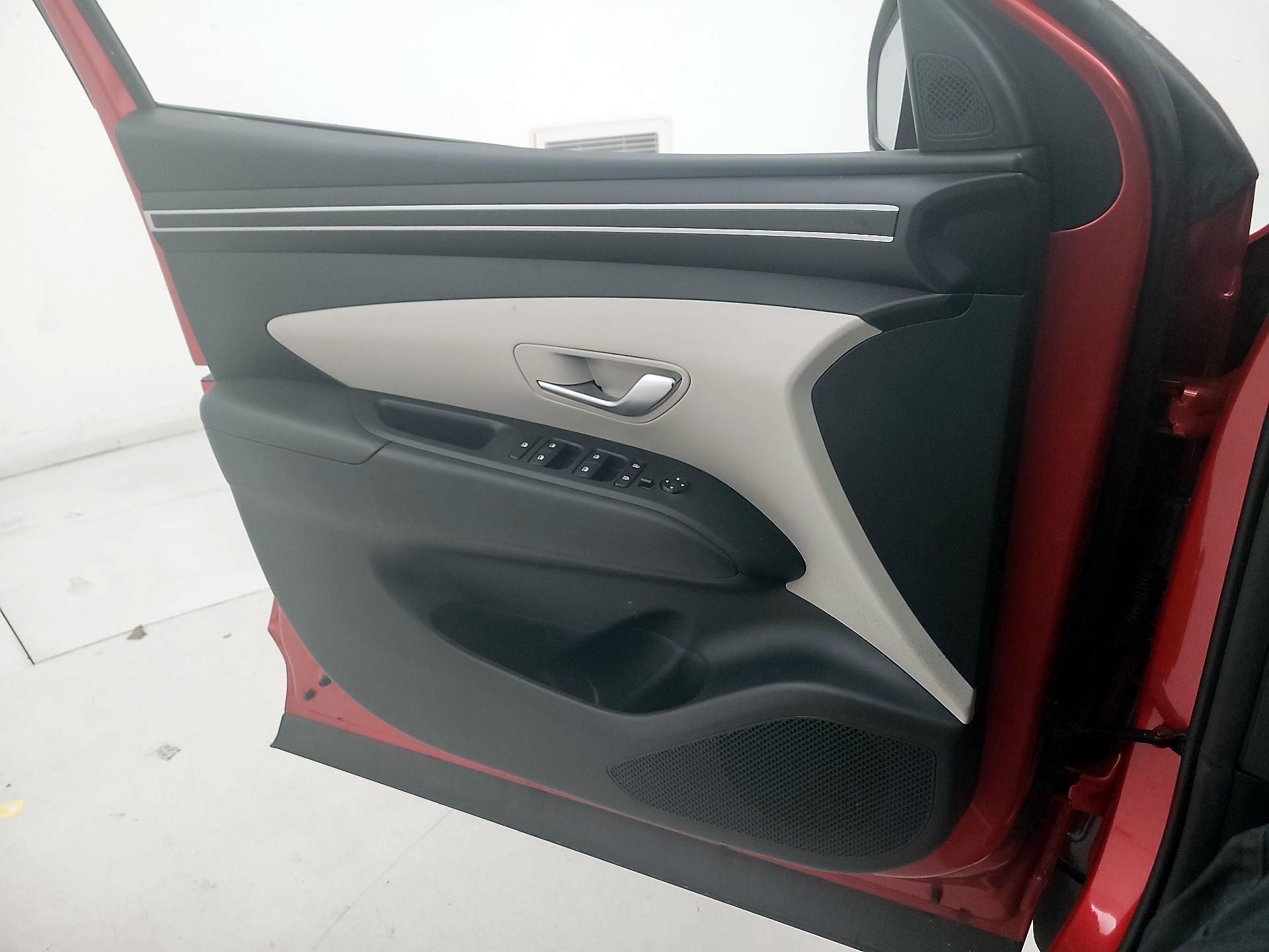 Thumbnail: 2023 Hyundai Tucson - 10