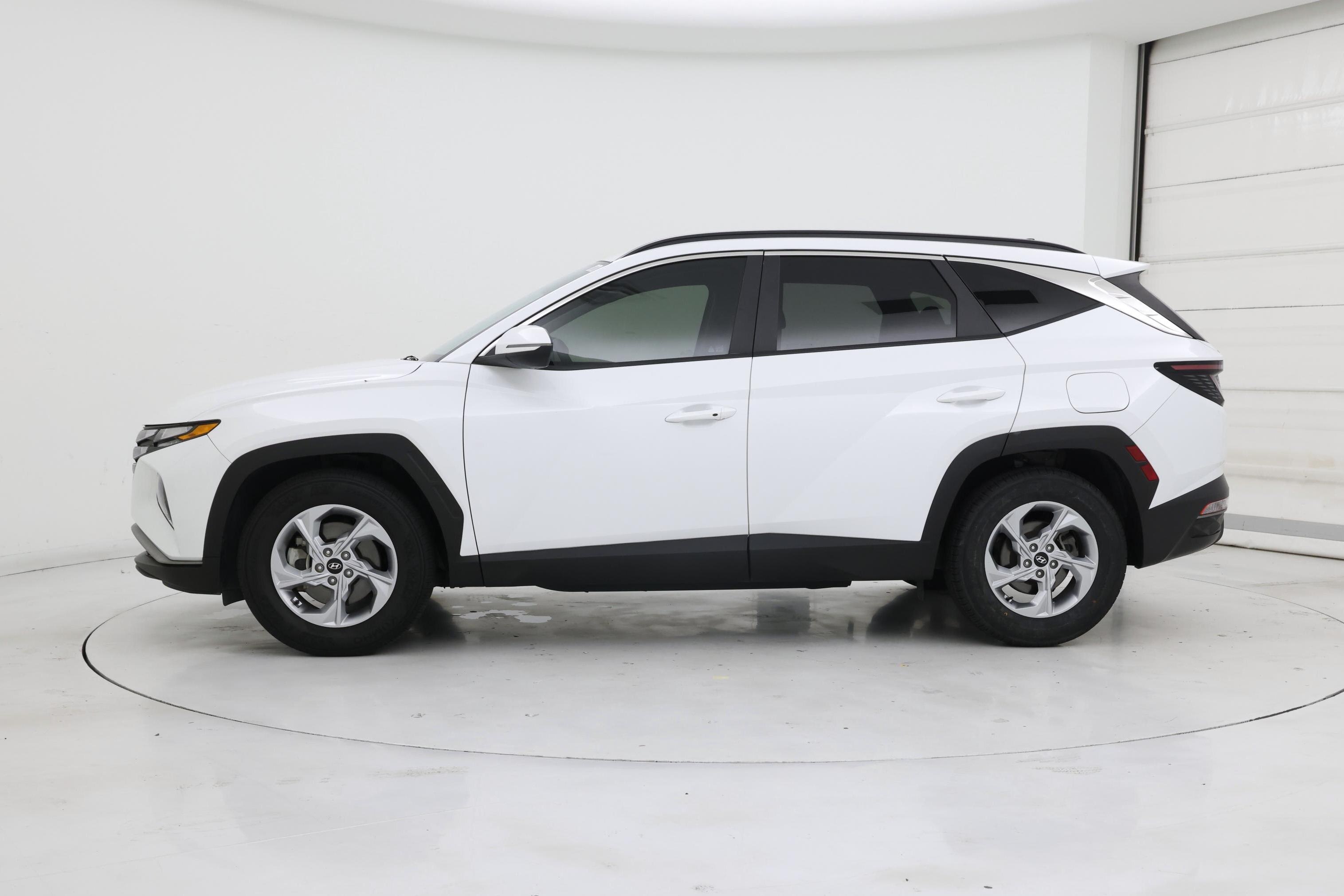 Thumbnail: 2022 Hyundai Tucson - 3