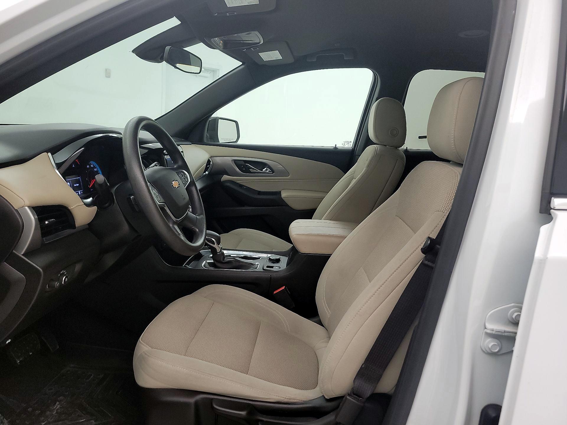 Thumbnail: 2022 Chevrolet Traverse - 9