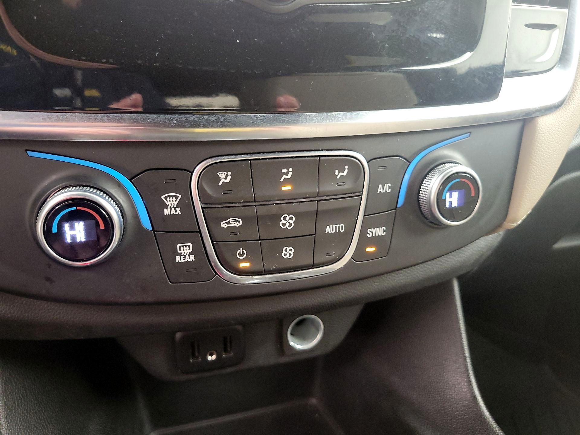 Thumbnail: 2022 Chevrolet Traverse - 14