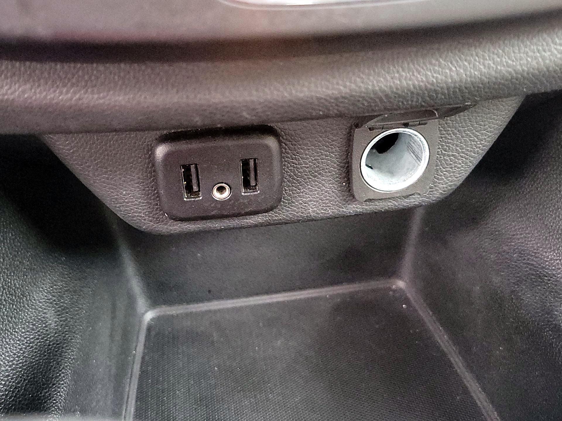 Thumbnail: 2022 Chevrolet Traverse - 16