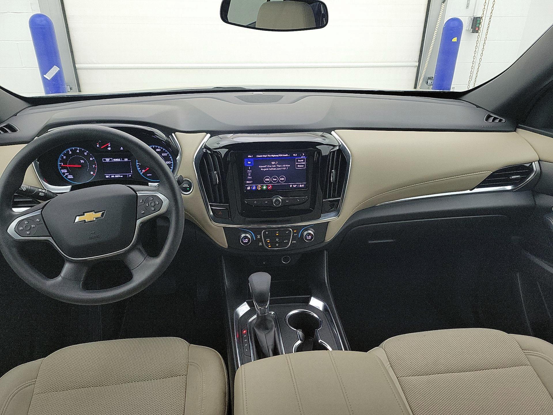 Thumbnail: 2023 Chevrolet Traverse - 9