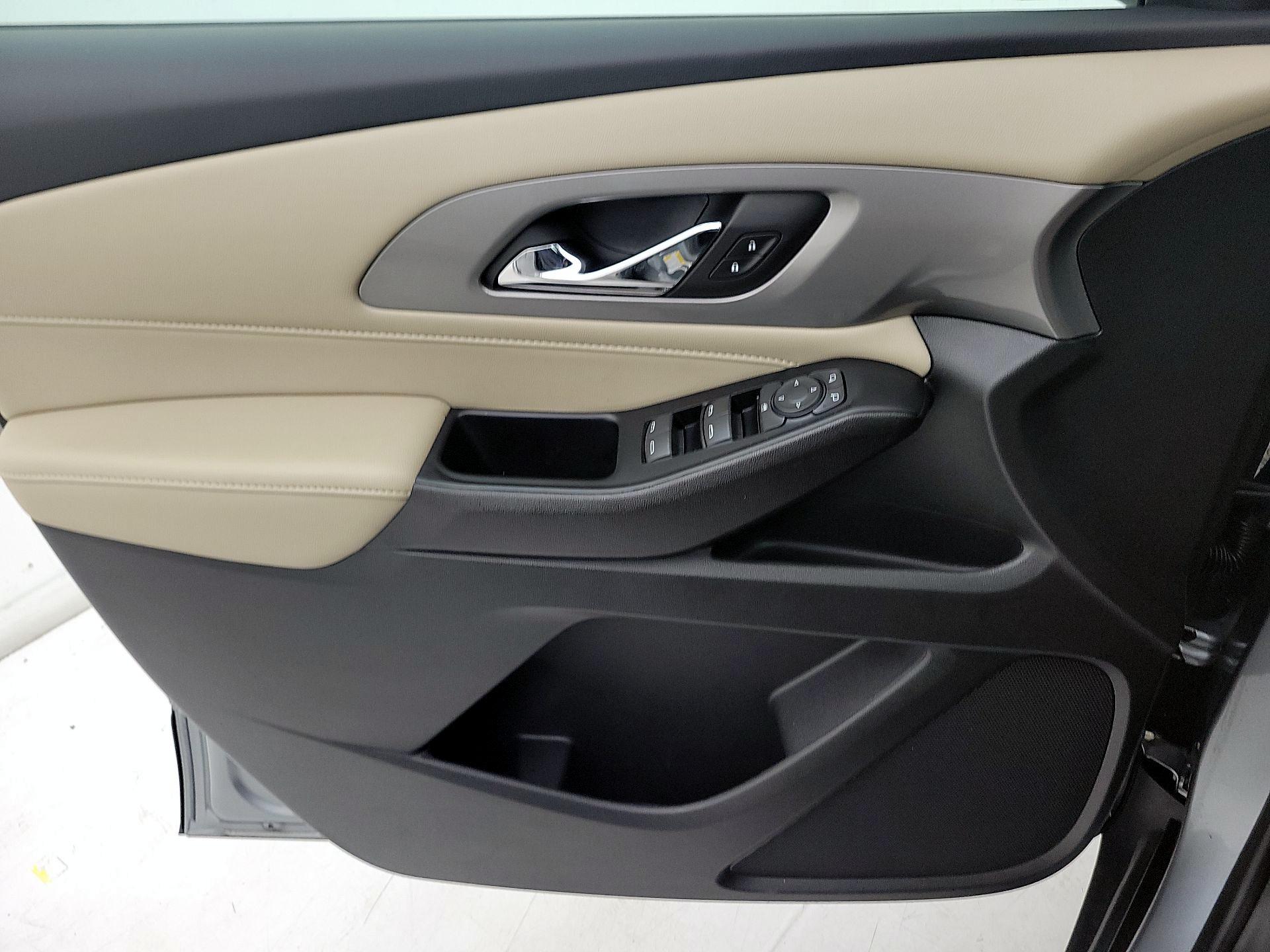 Thumbnail: 2023 Chevrolet Traverse - 12