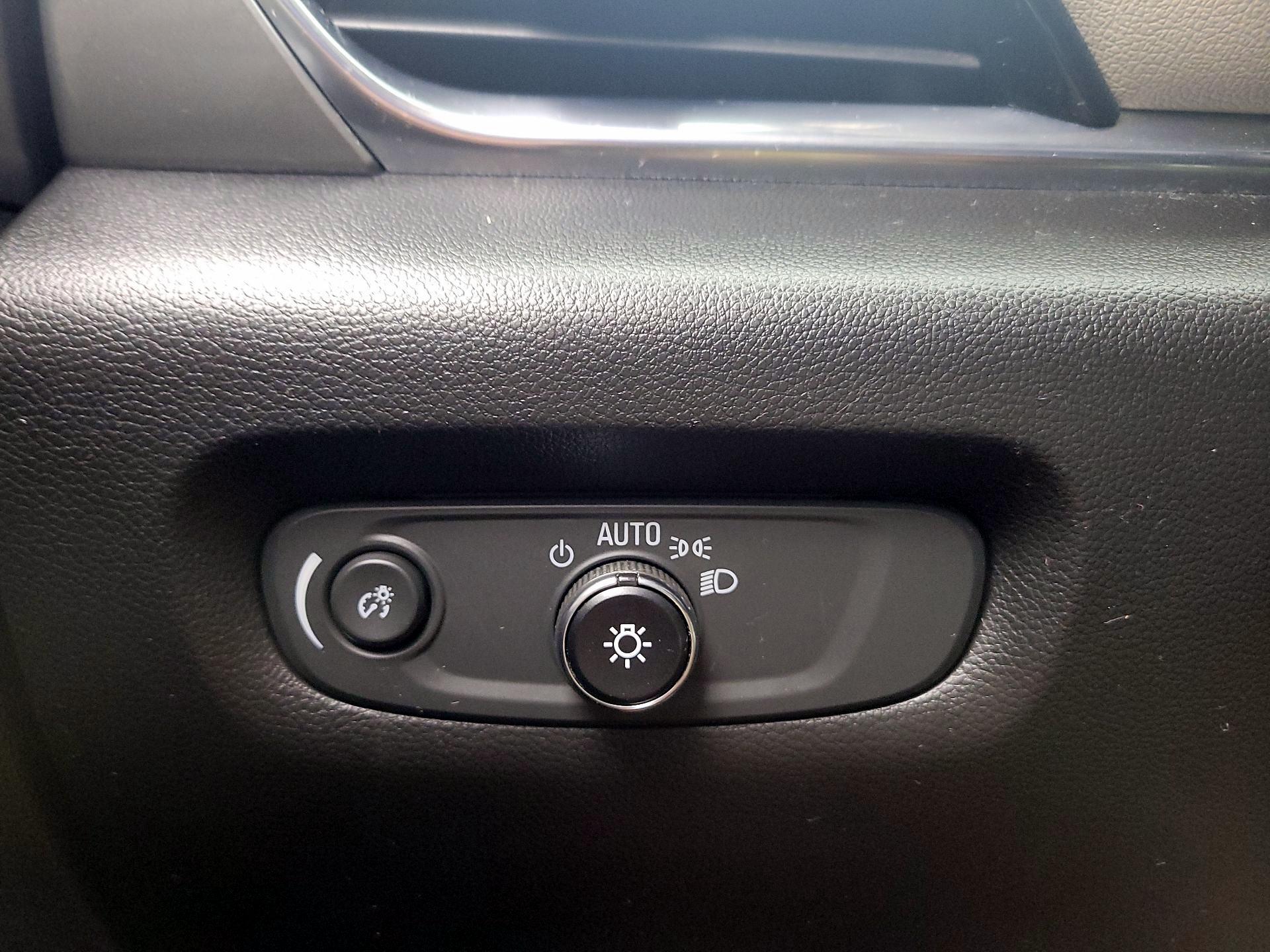 Thumbnail: 2023 Chevrolet Traverse - 13