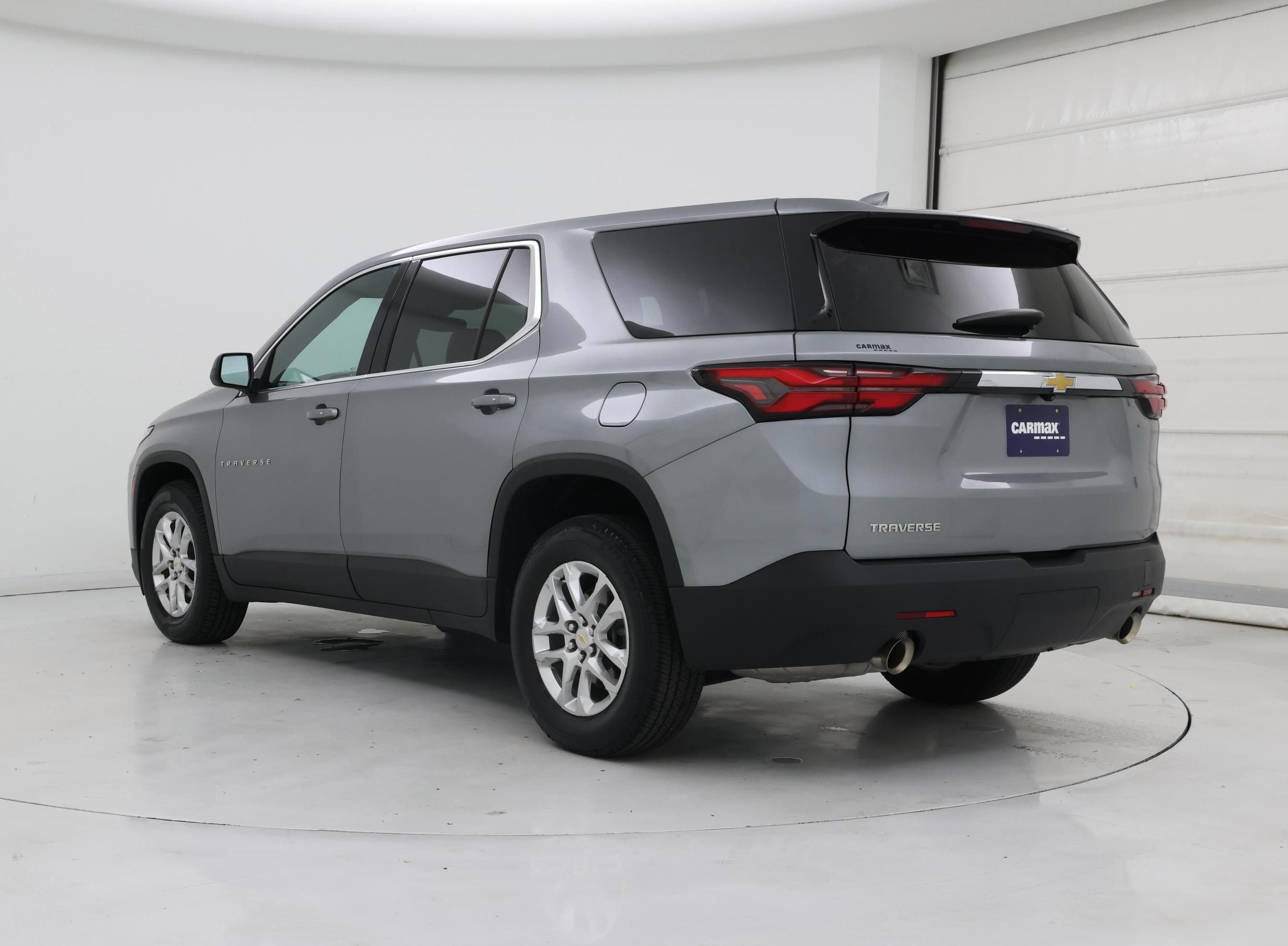 Thumbnail: 2023 Chevrolet Traverse - 2