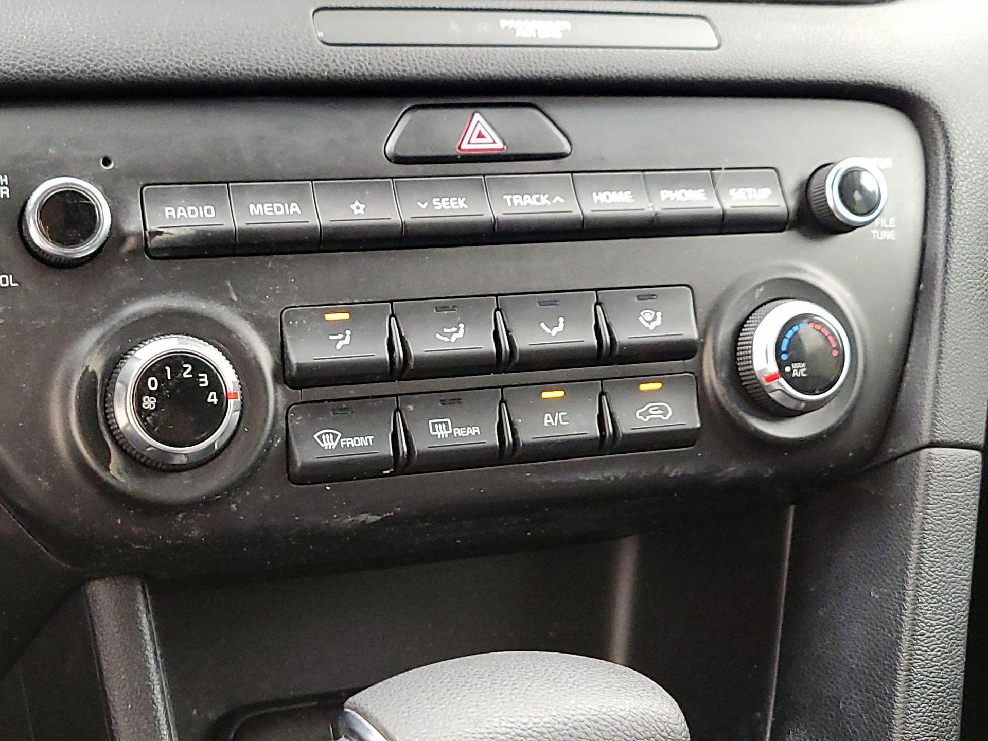 Thumbnail: 2021 Kia Sportage - 16