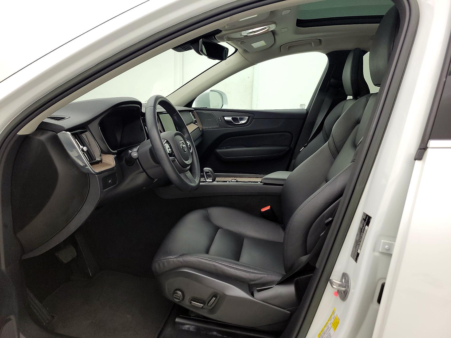 Thumbnail: 2023 Volvo XC60 - 9