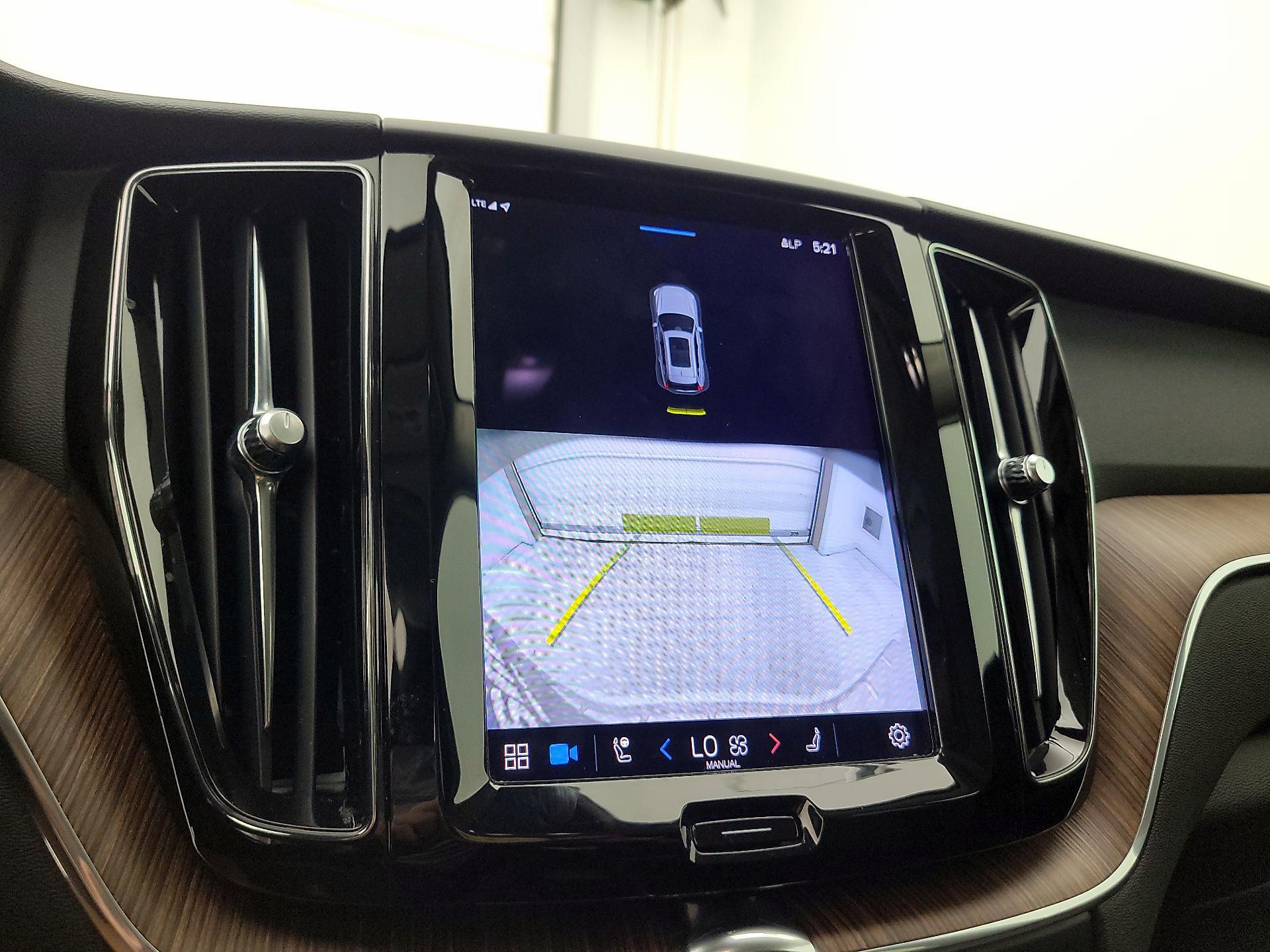 Thumbnail: 2023 Volvo XC60 - 13