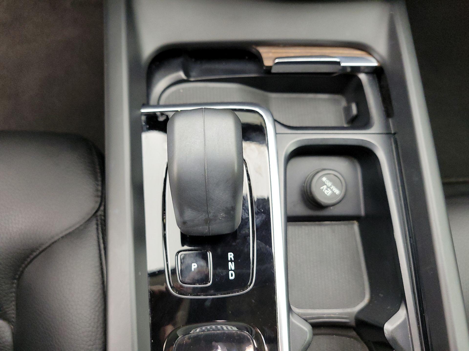 Thumbnail: 2023 Volvo XC60 - 16