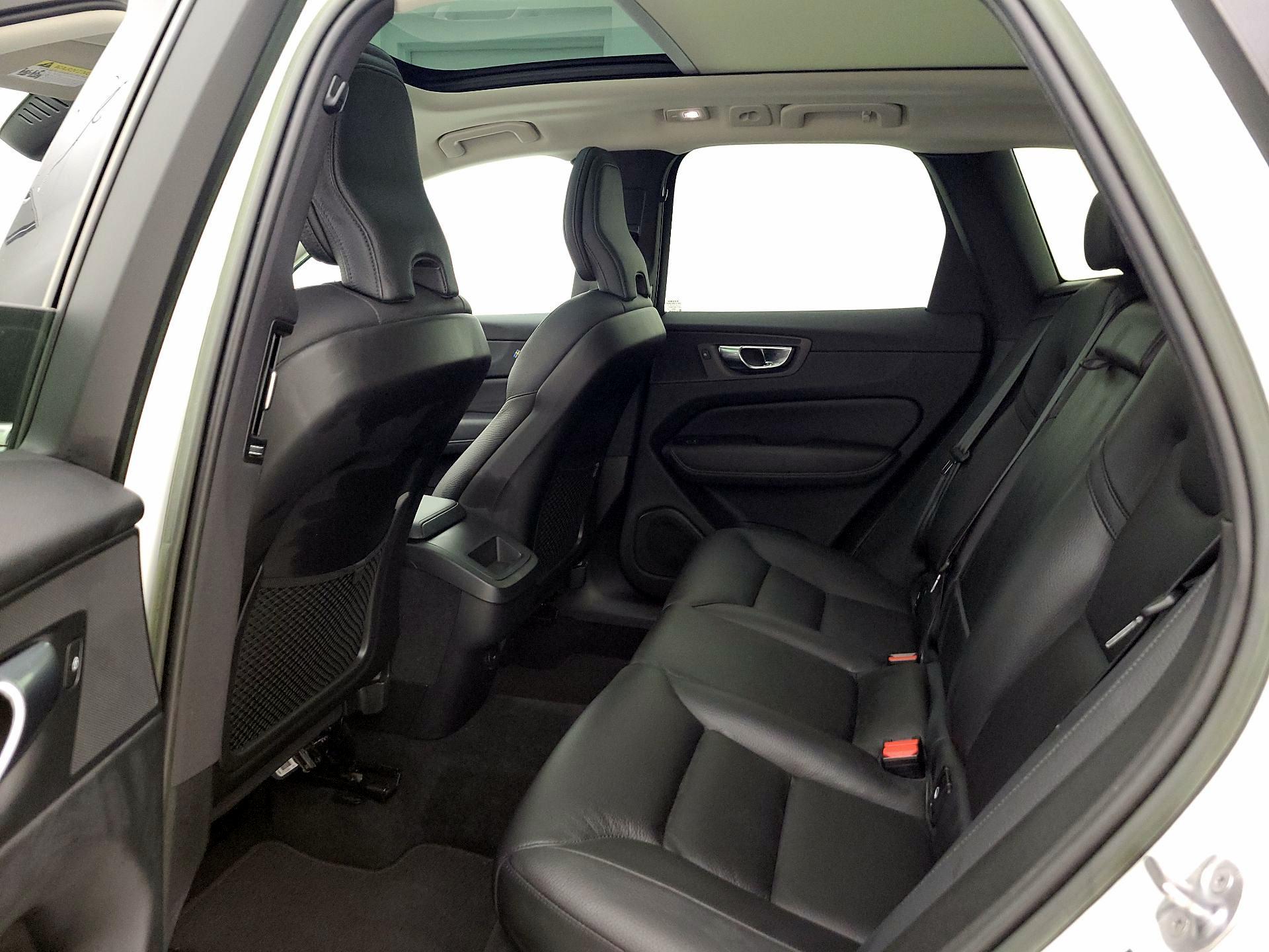 Thumbnail: 2023 Volvo XC60 - 18