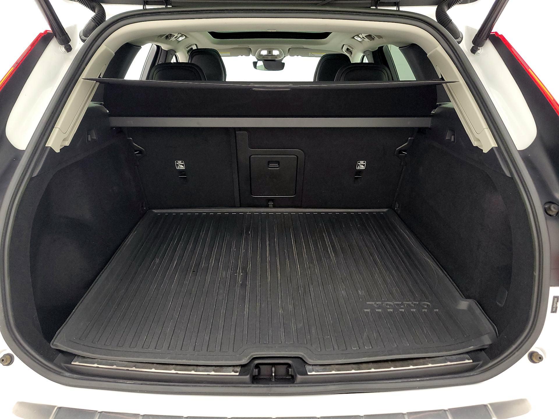 Thumbnail: 2023 Volvo XC60 - 19