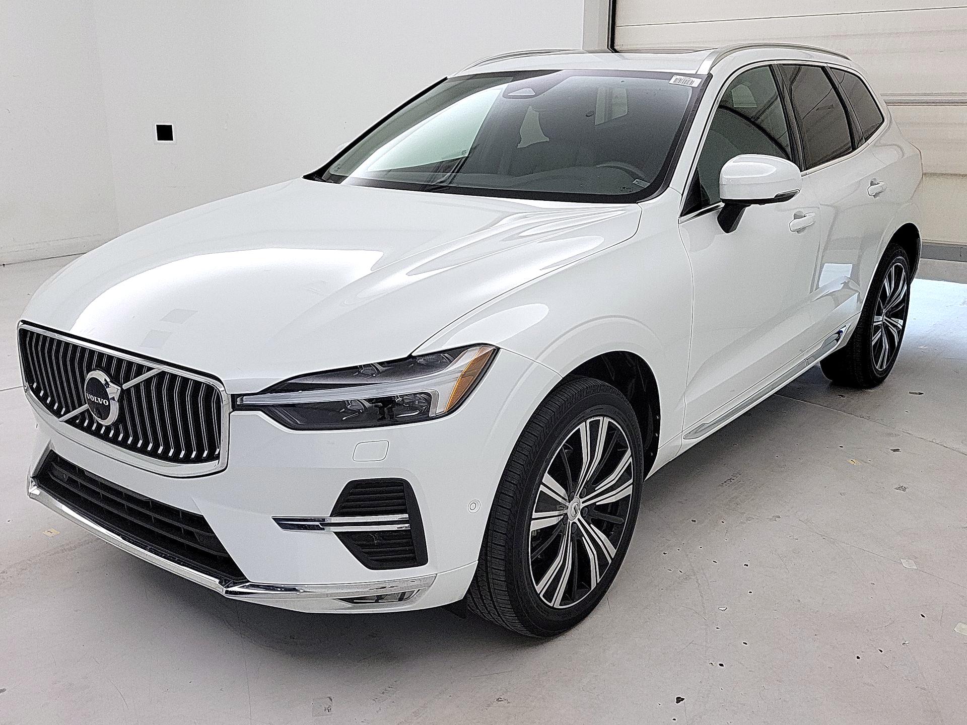 Thumbnail: 2023 Volvo XC60 - 3