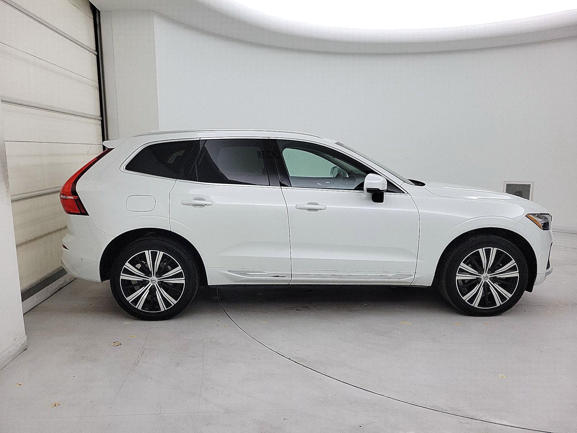 Thumbnail: 2023 Volvo XC60 - 4