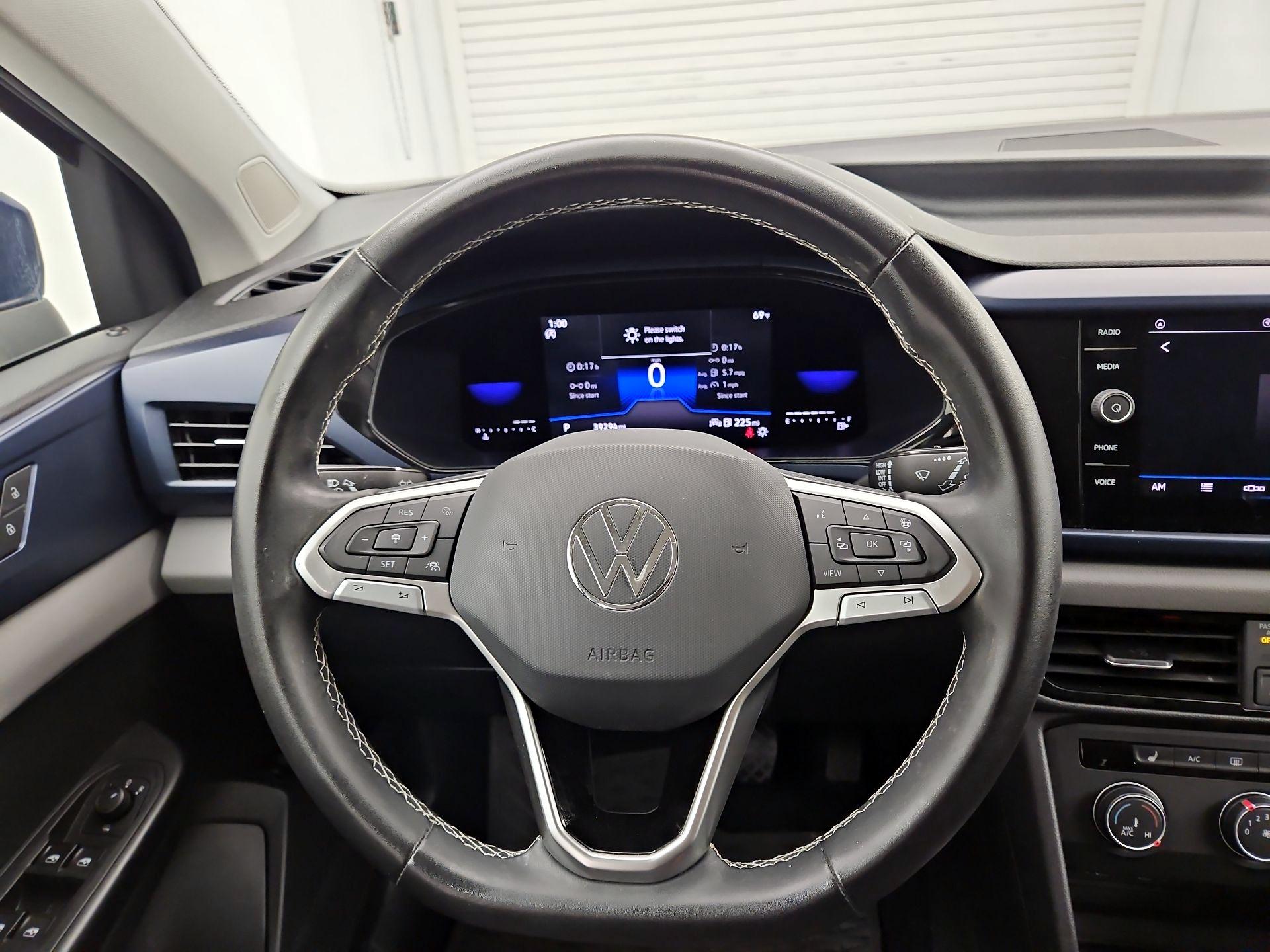 Thumbnail: 2022 Volkswagen Taos - 10