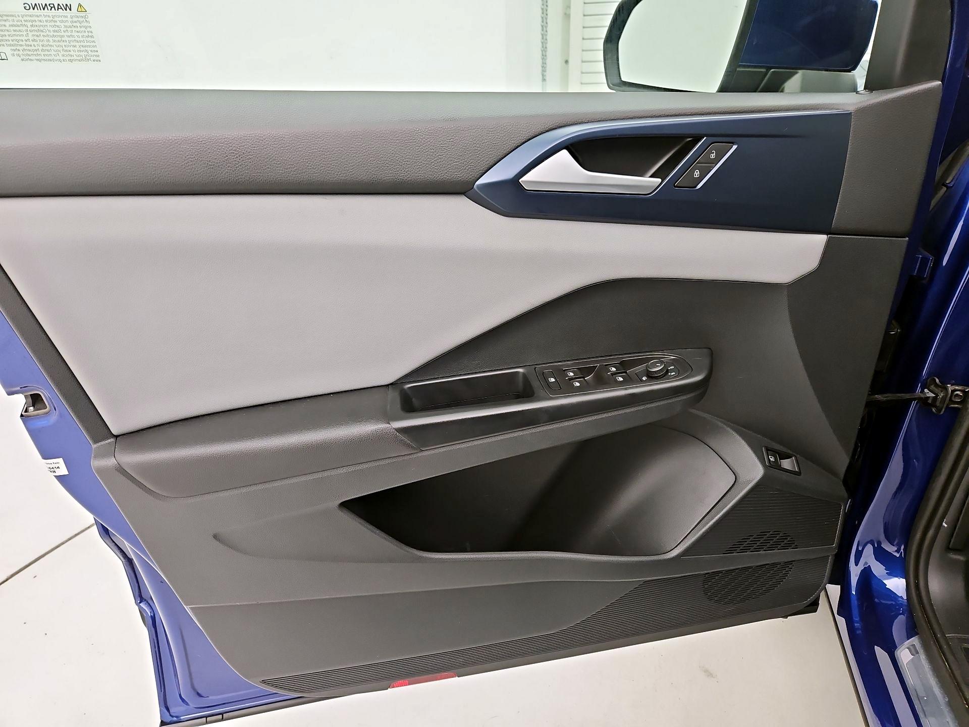 Thumbnail: 2022 Volkswagen Taos - 12