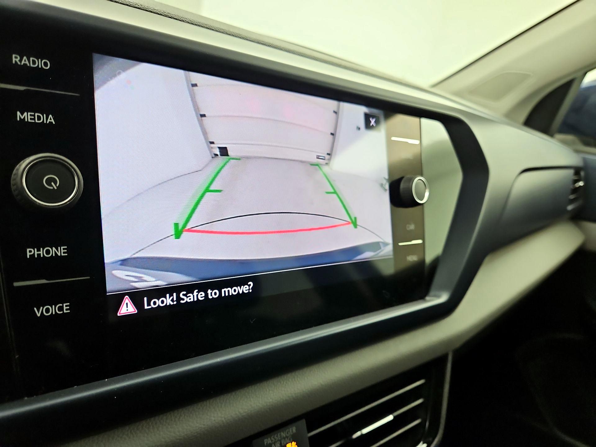 Thumbnail: 2022 Volkswagen Taos - 14