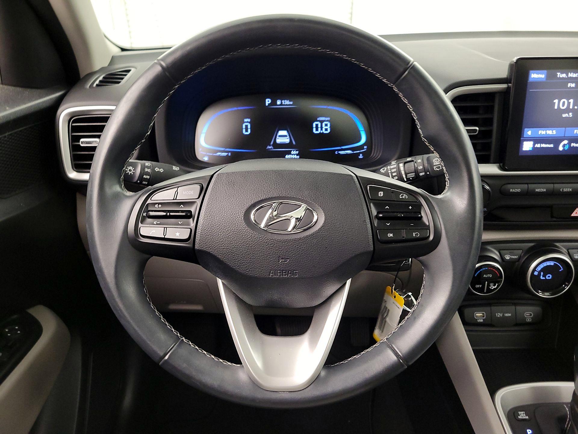 Thumbnail: 2023 Hyundai Venue - 10