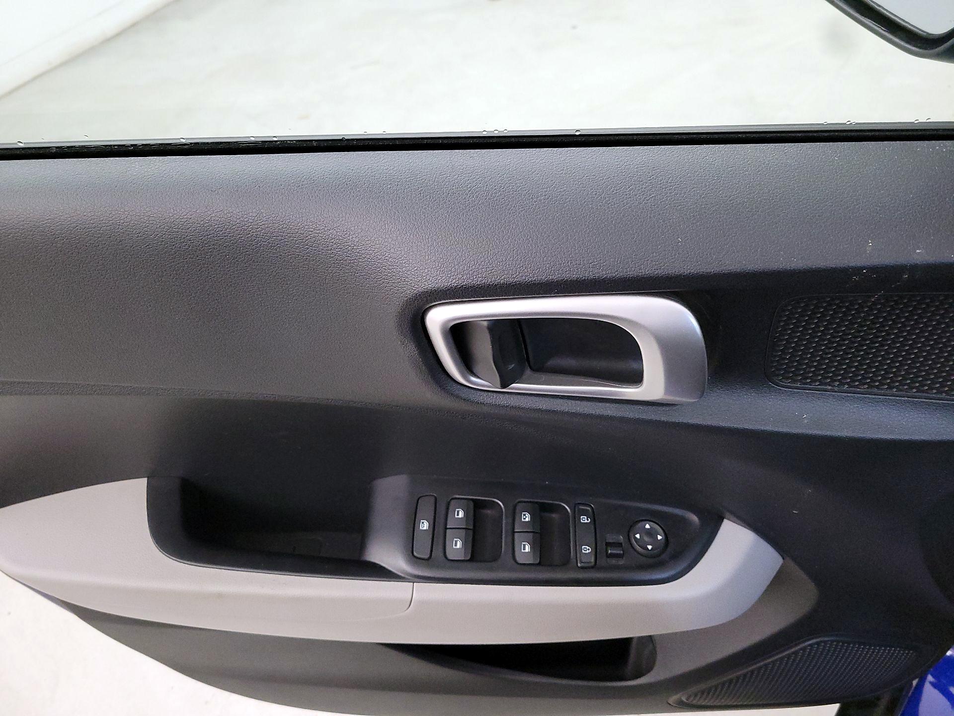 Thumbnail: 2023 Hyundai Venue - 12