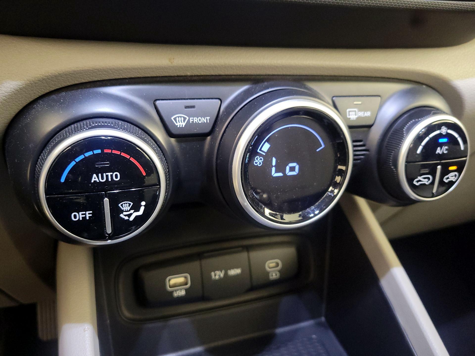 Thumbnail: 2023 Hyundai Venue - 16