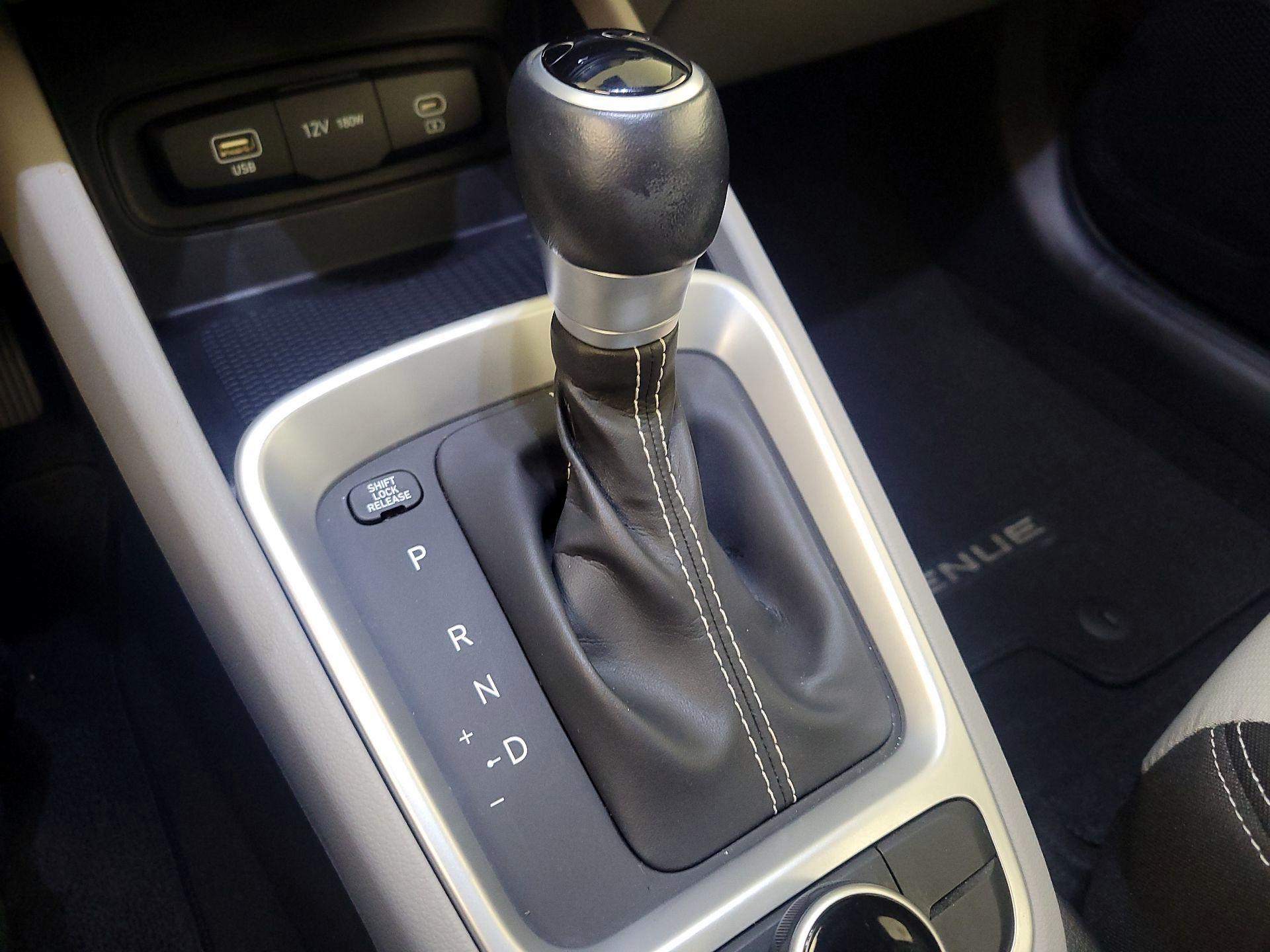 Thumbnail: 2023 Hyundai Venue - 17