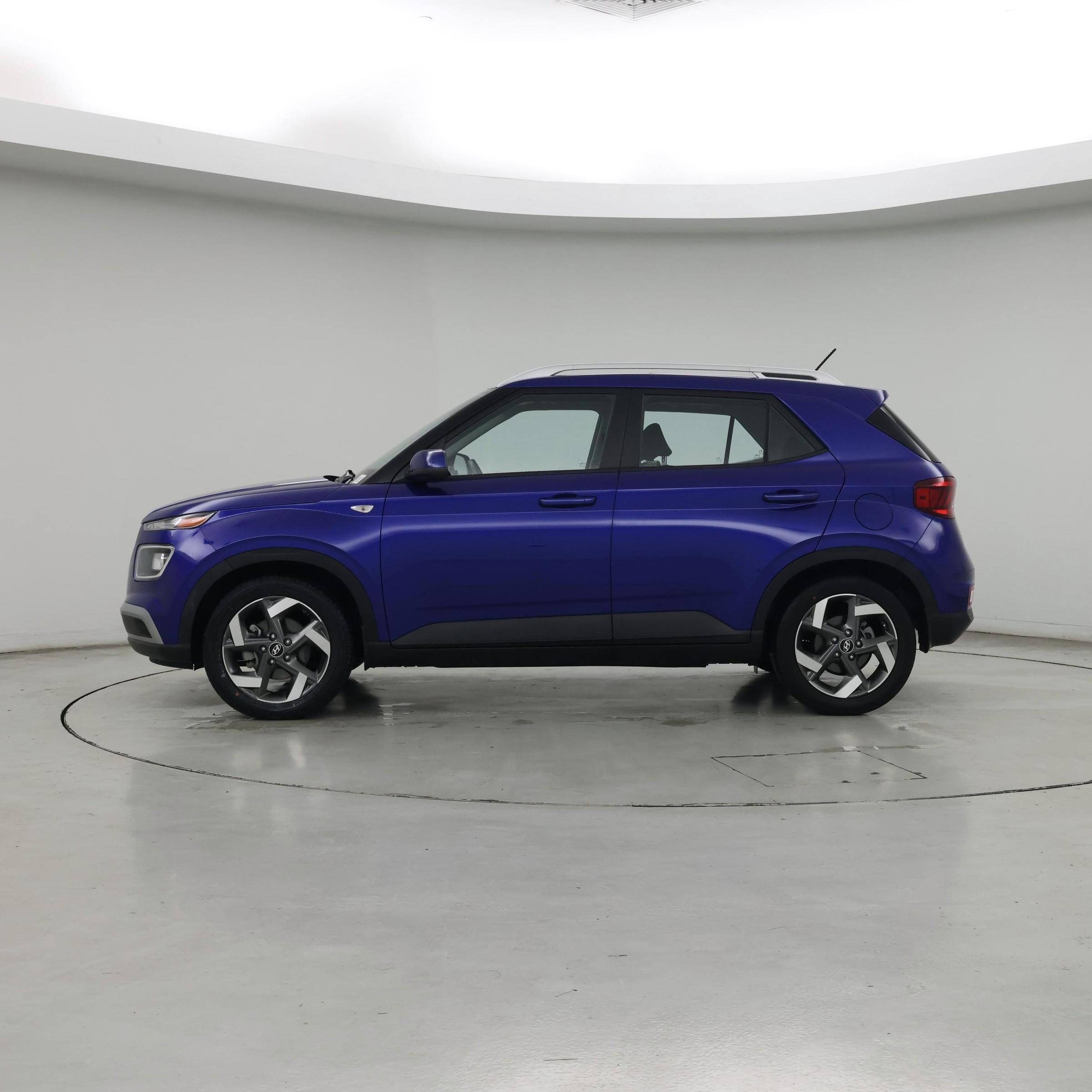 Thumbnail: 2023 Hyundai Venue - 3