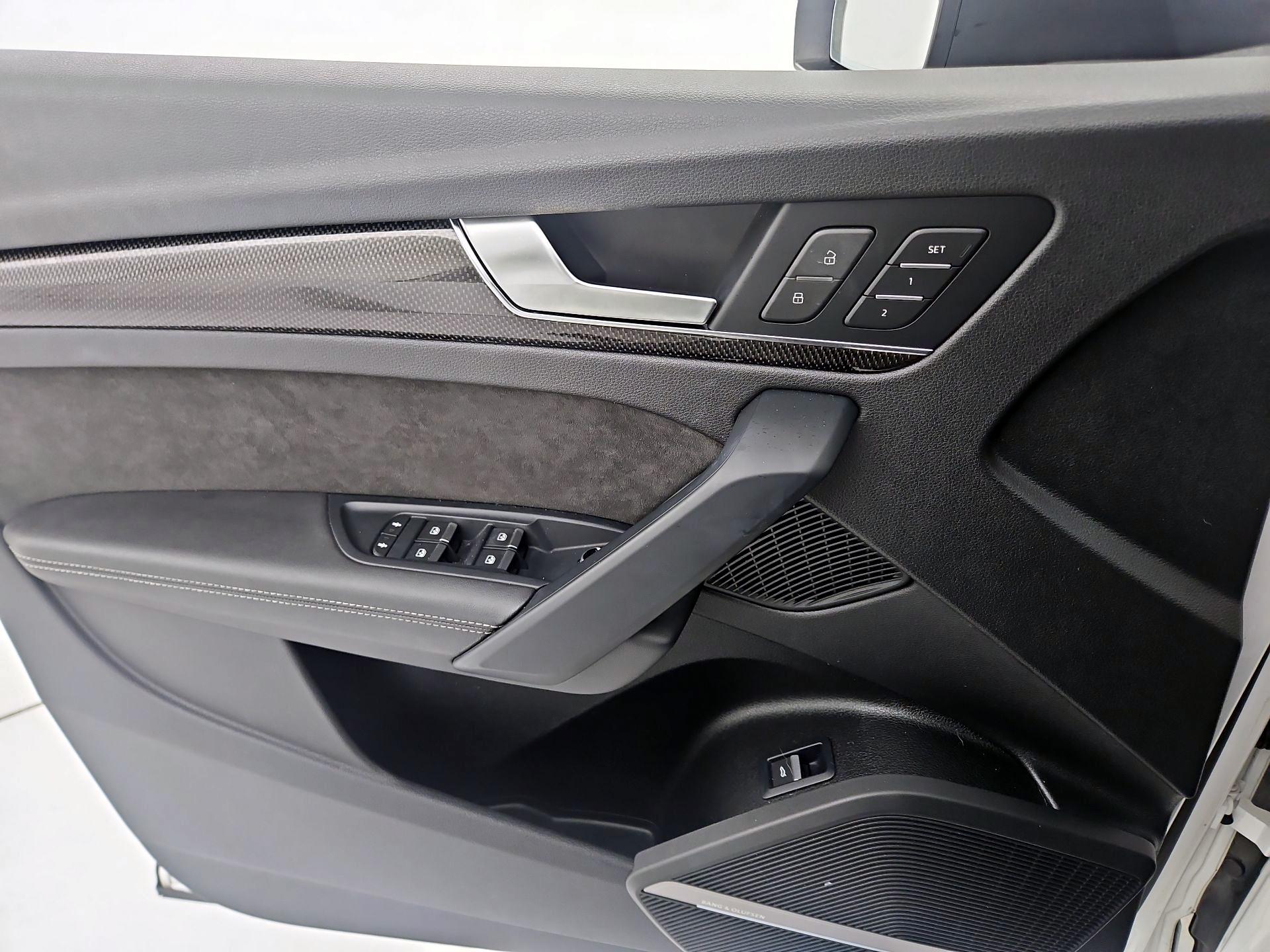 Thumbnail: 2020 Audi SQ5 - 12