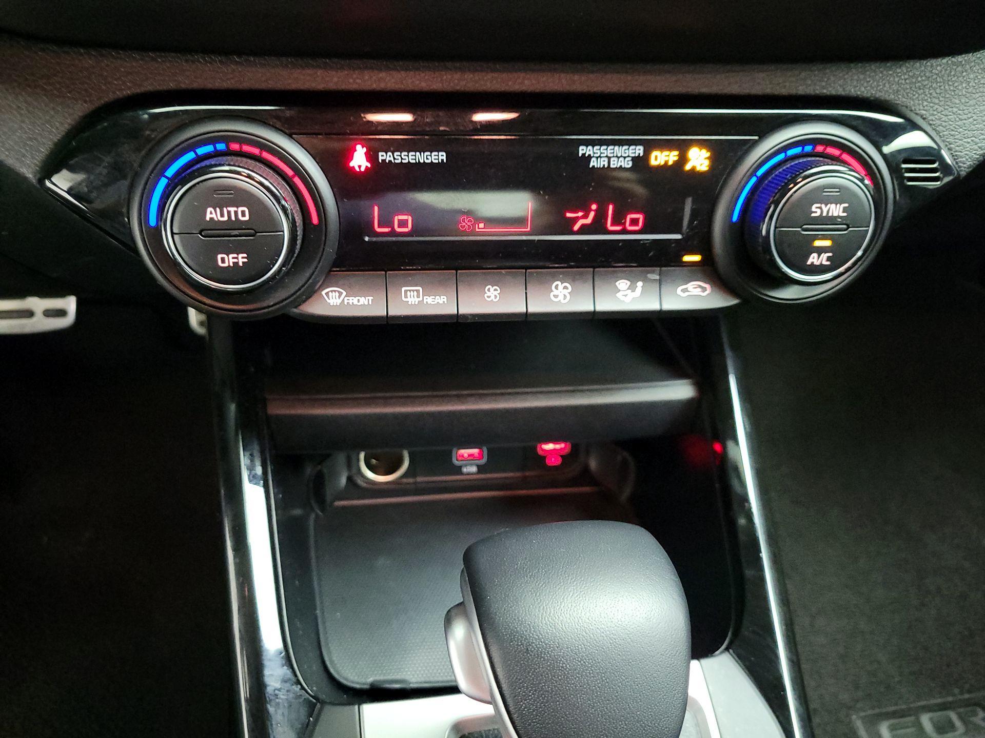 Thumbnail: 2024 Kia Forte - 17