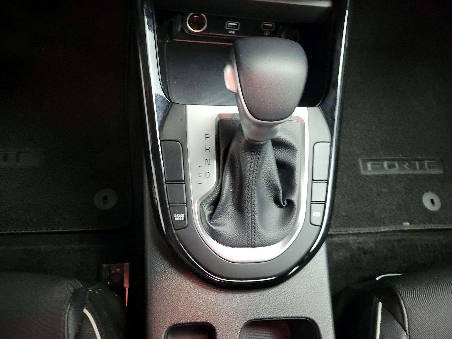 Thumbnail: 2024 Kia Forte - 18