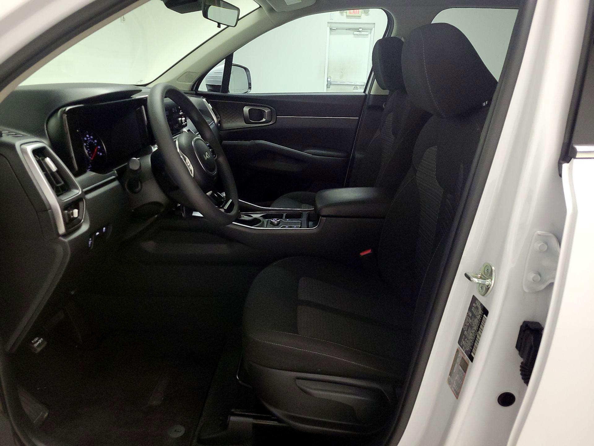 Thumbnail: 2023 Kia Sorento - 11