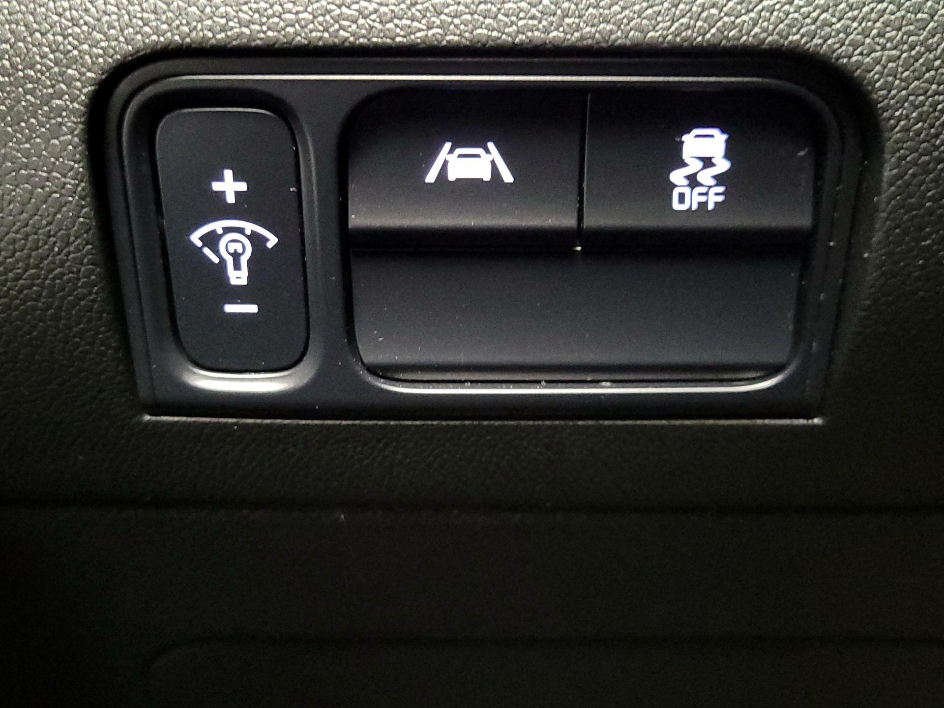 Thumbnail: 2023 Kia Sorento - 13