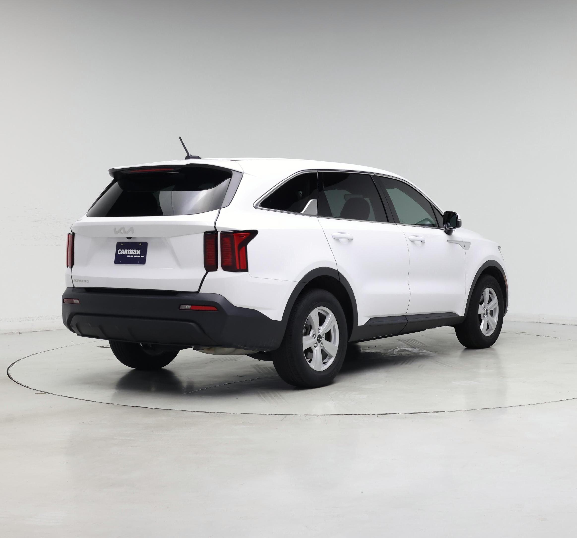 Thumbnail: 2023 Kia Sorento - 8