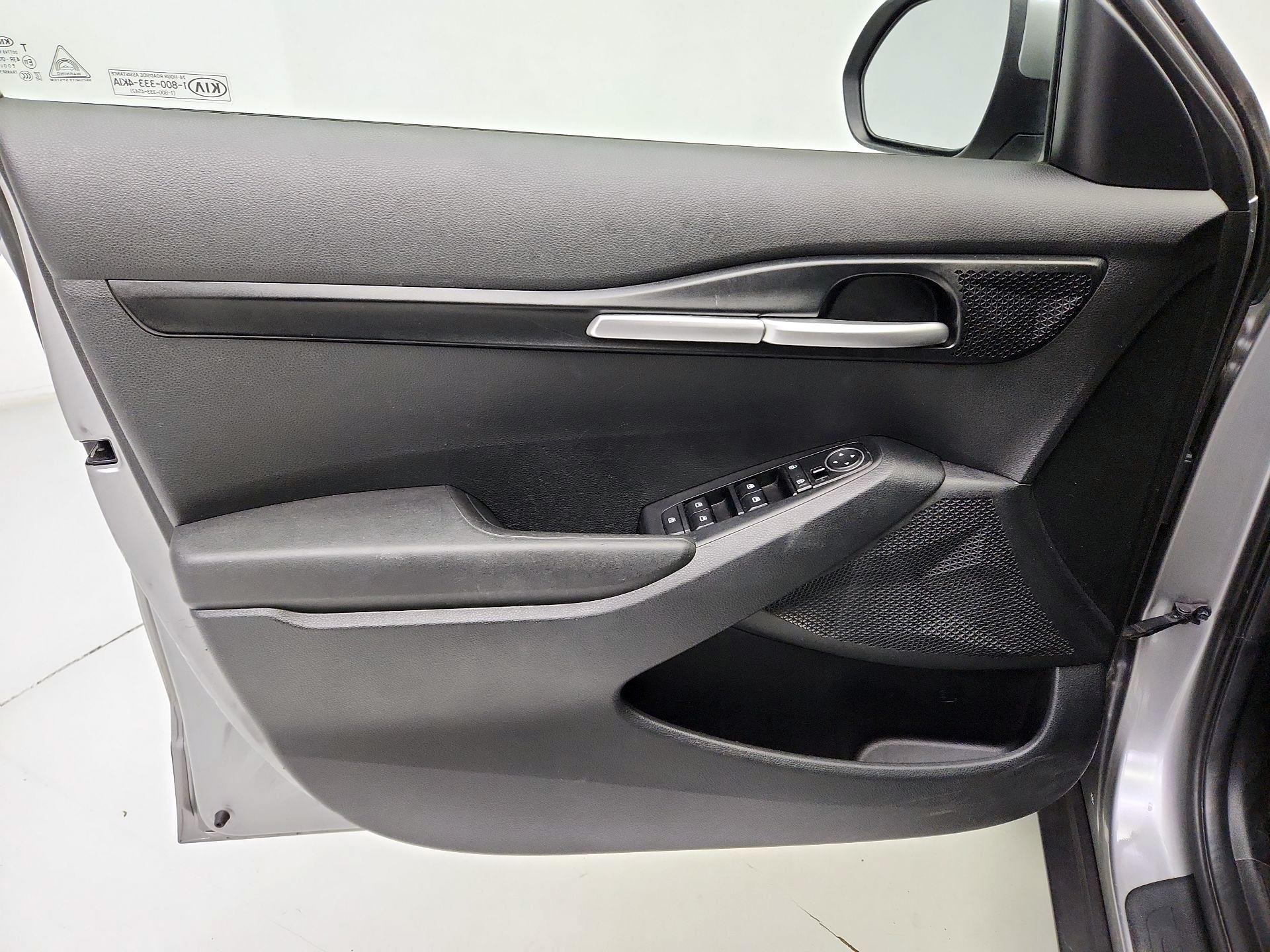 Thumbnail: 2021 Kia Seltos - 12