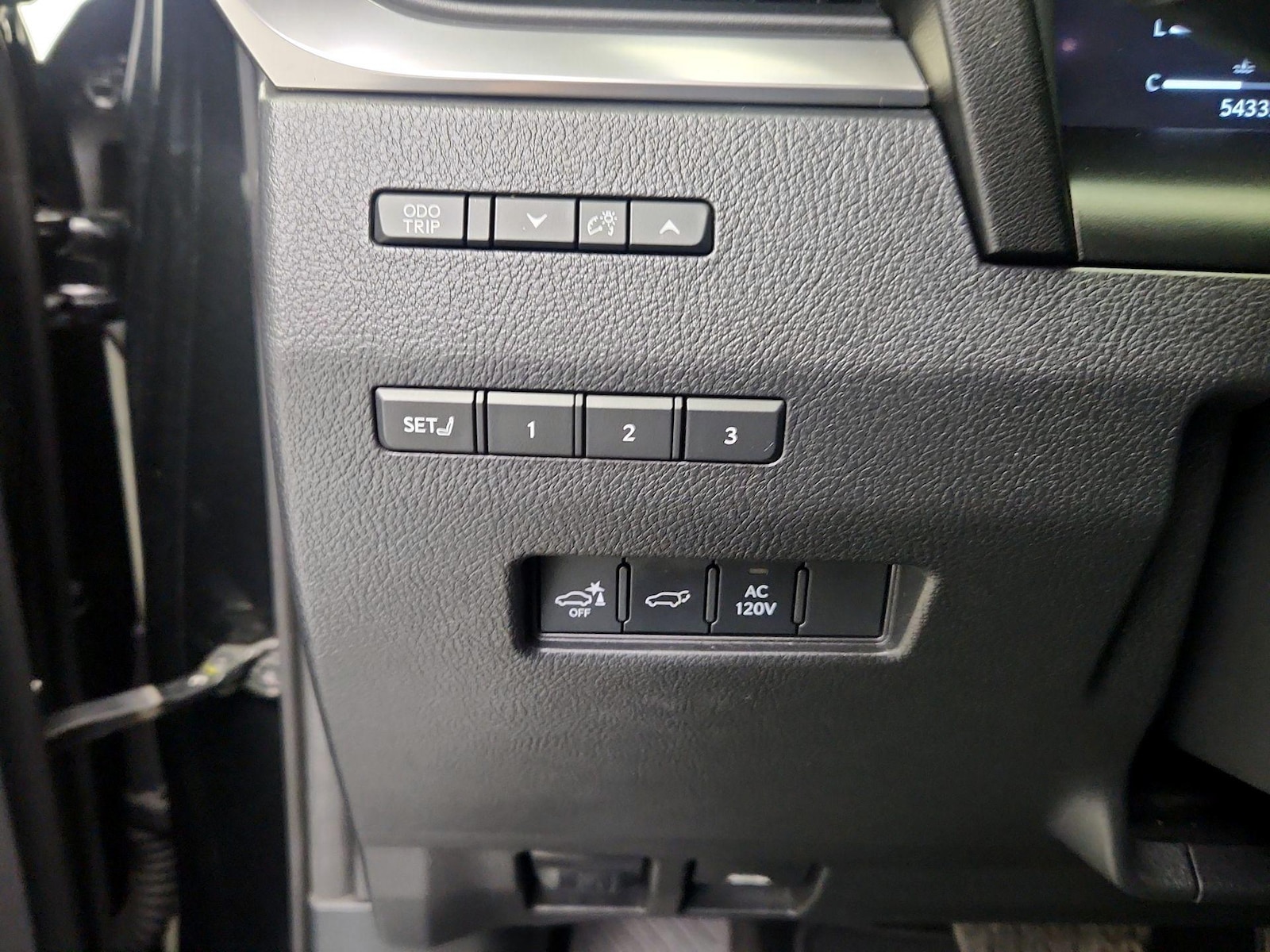 2024 Lexus GX Luxury - Photo 14