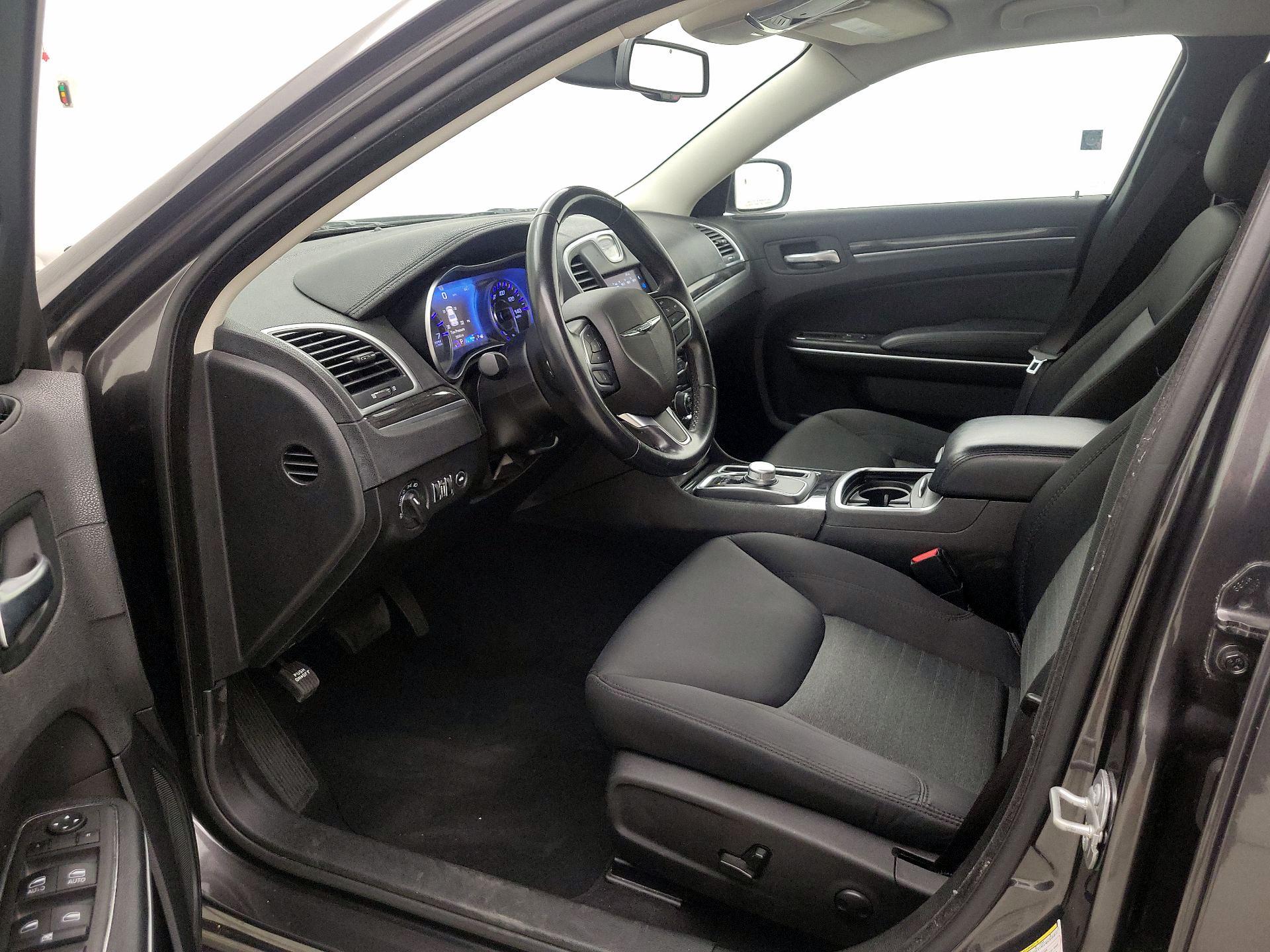 Thumbnail: 2022 Chrysler 300 - 11