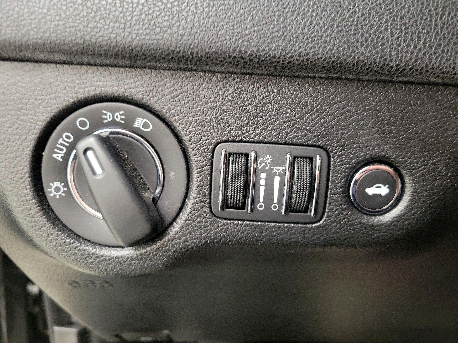 Thumbnail: 2022 Chrysler 300 - 13