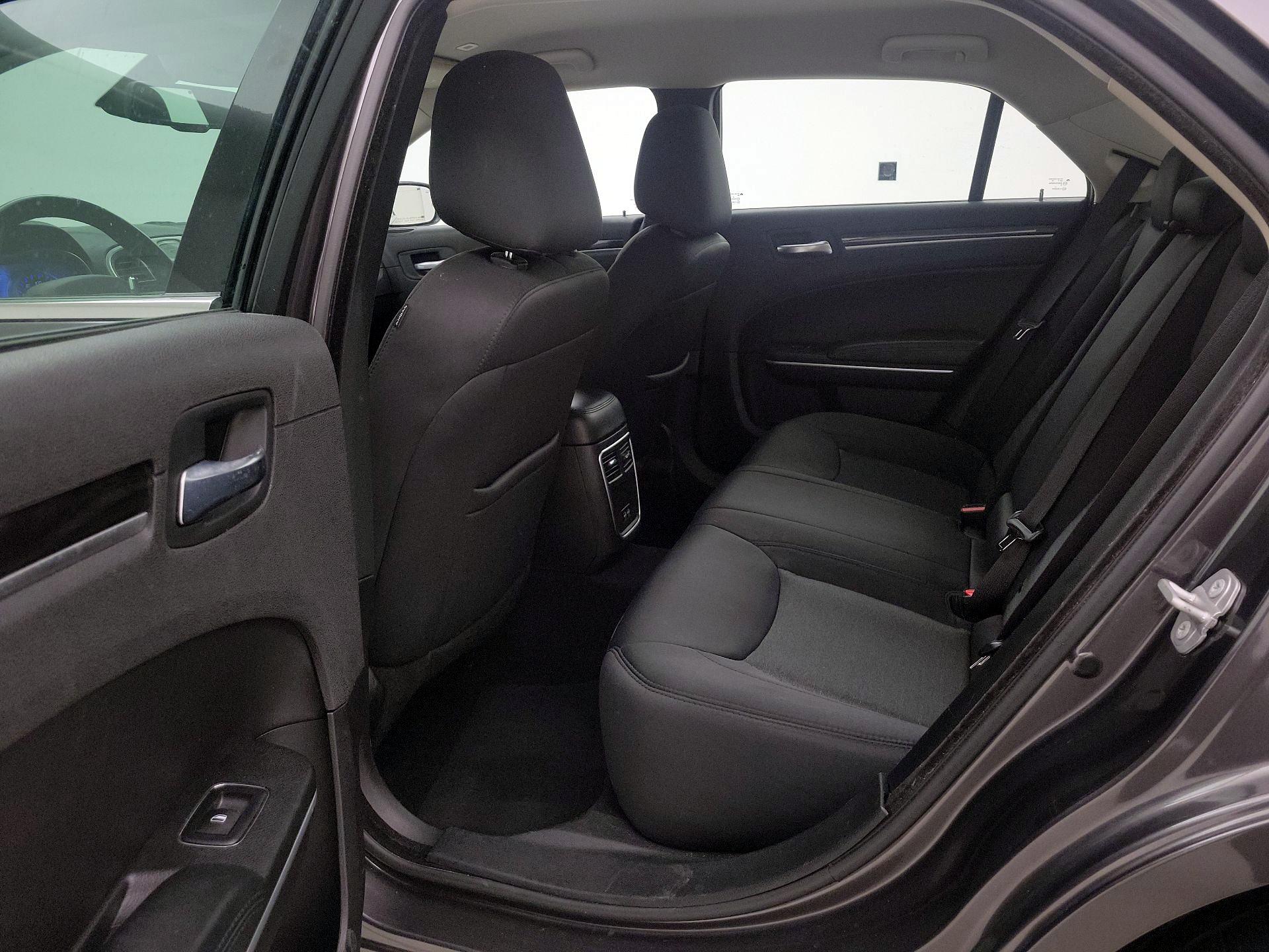 Thumbnail: 2022 Chrysler 300 - 19