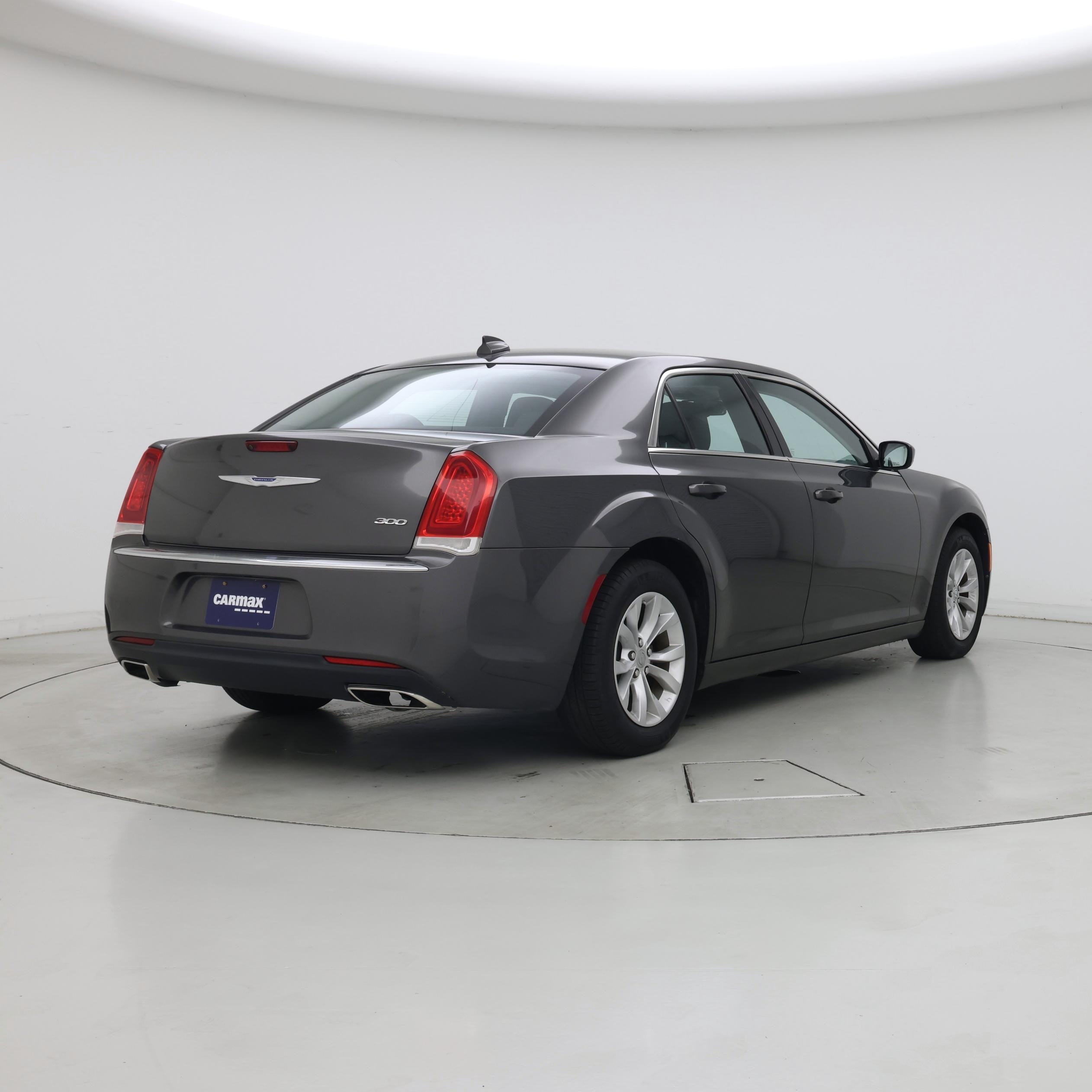 Thumbnail: 2022 Chrysler 300 - 8