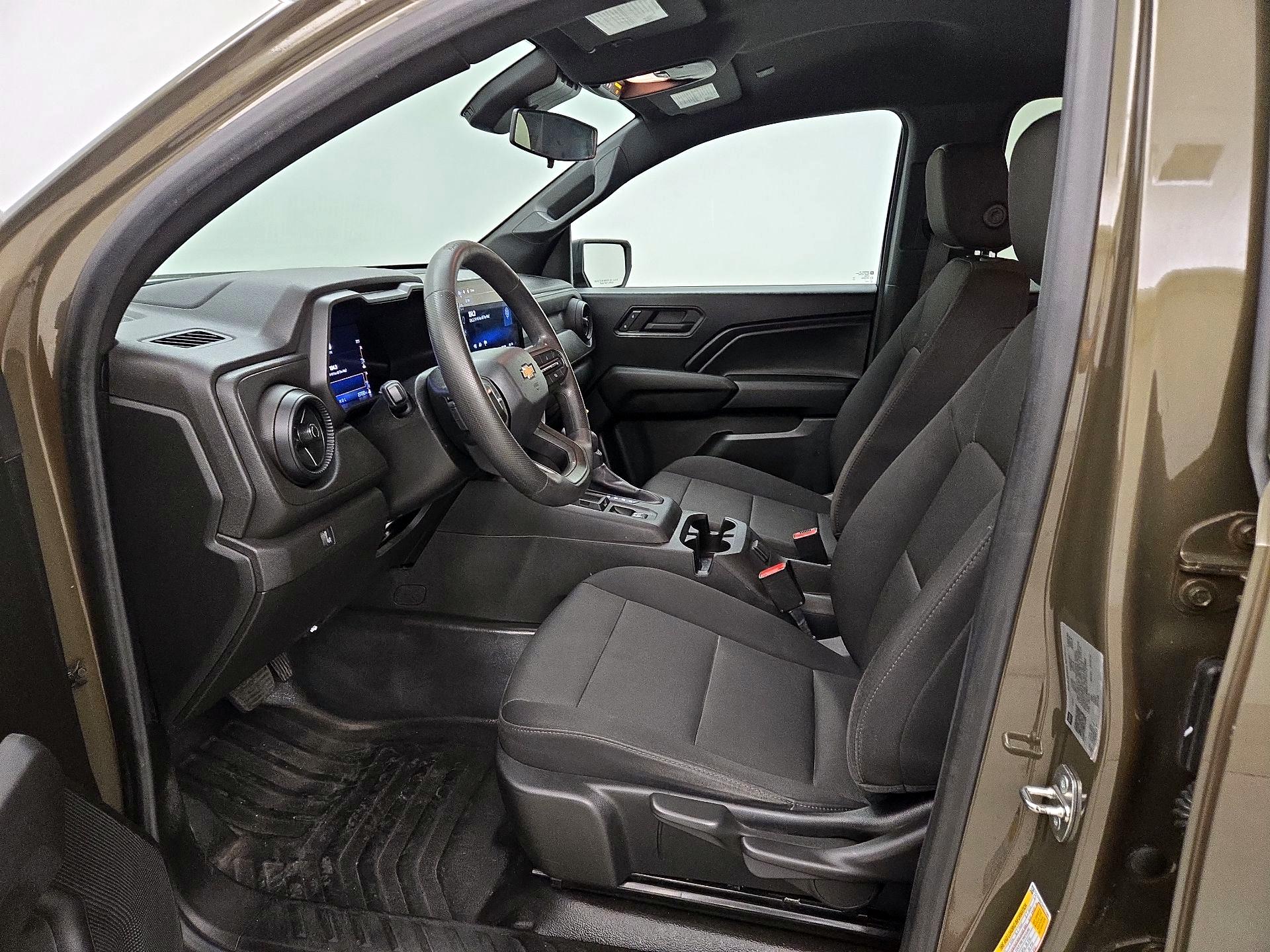 Thumbnail: 2023 Chevrolet Colorado - 11