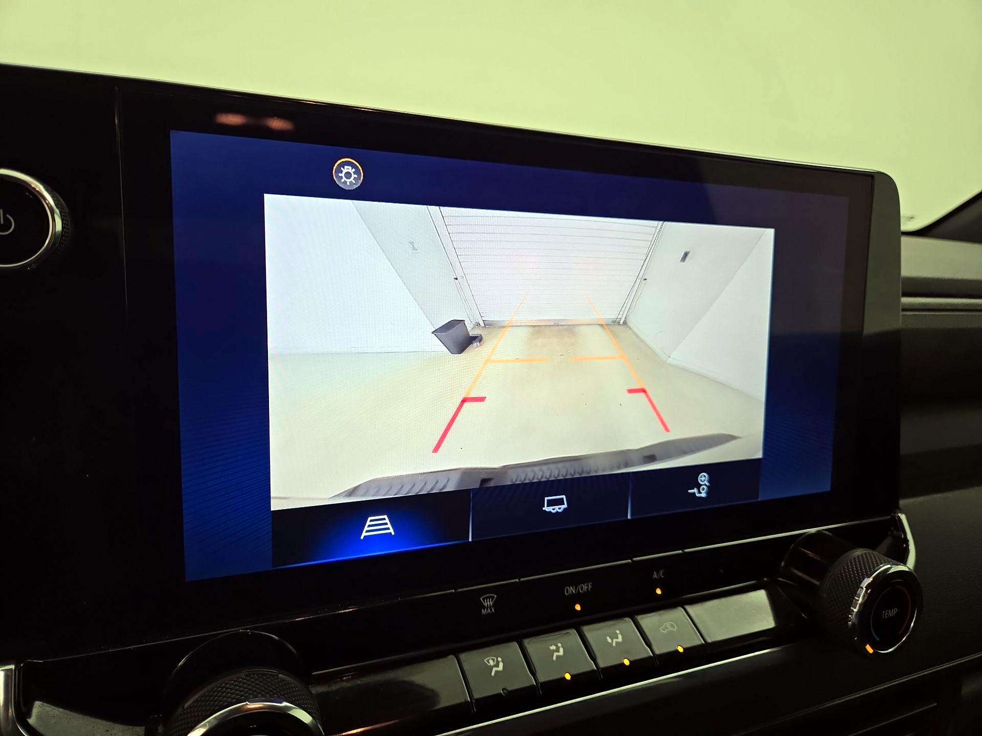 Thumbnail: 2023 Chevrolet Colorado - 14