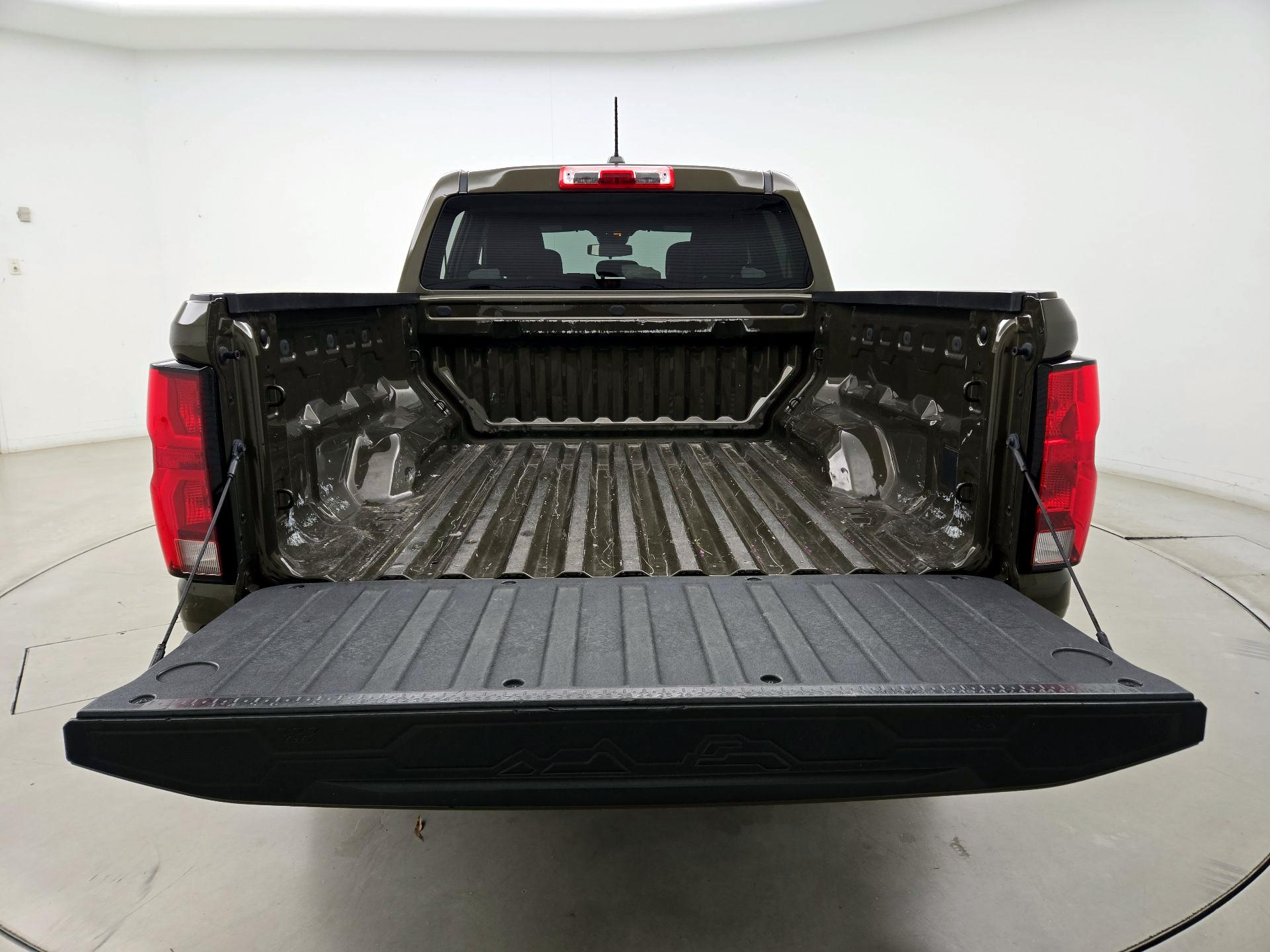 Thumbnail: 2023 Chevrolet Colorado - 20